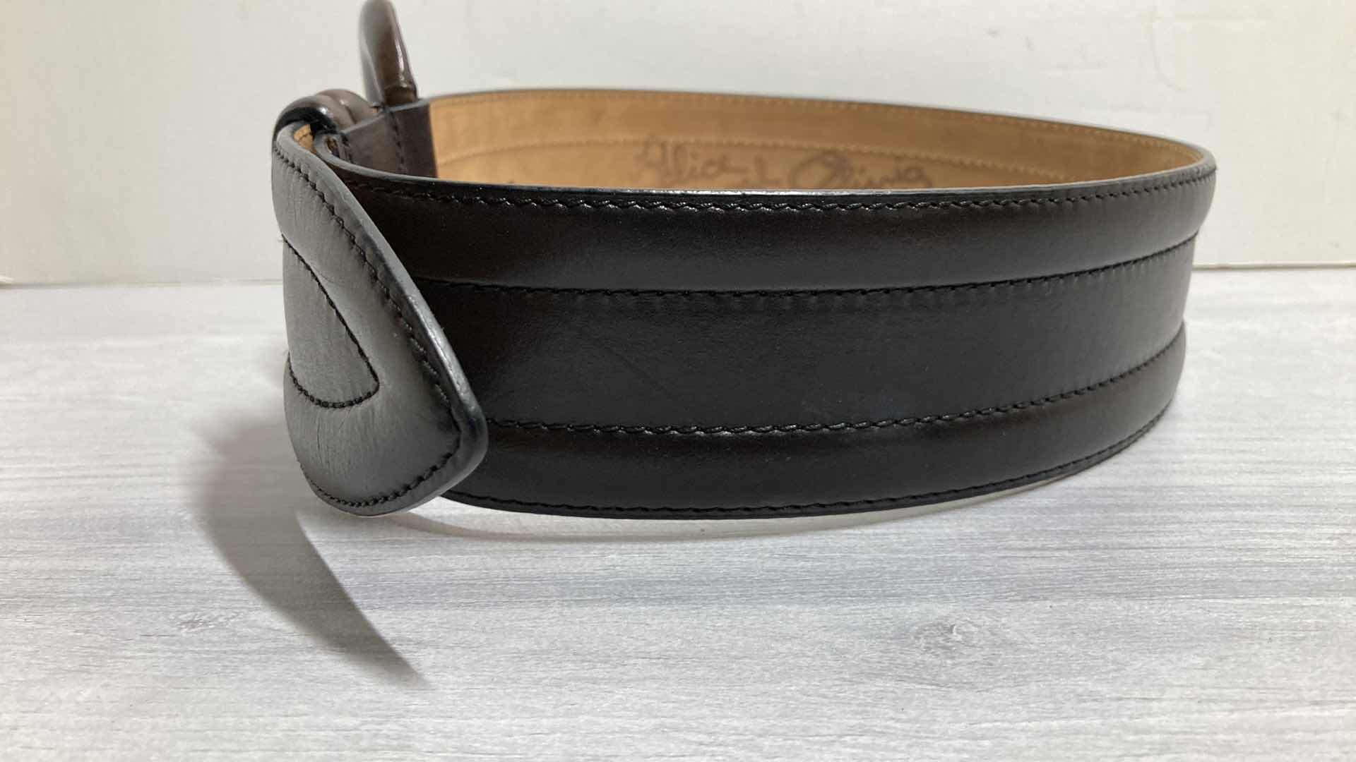 Photo 1 of ALICE & OLIVIA BY STACEY BENDET 100% COW LEATHER BELT SIZE XS MADE IN ITALY