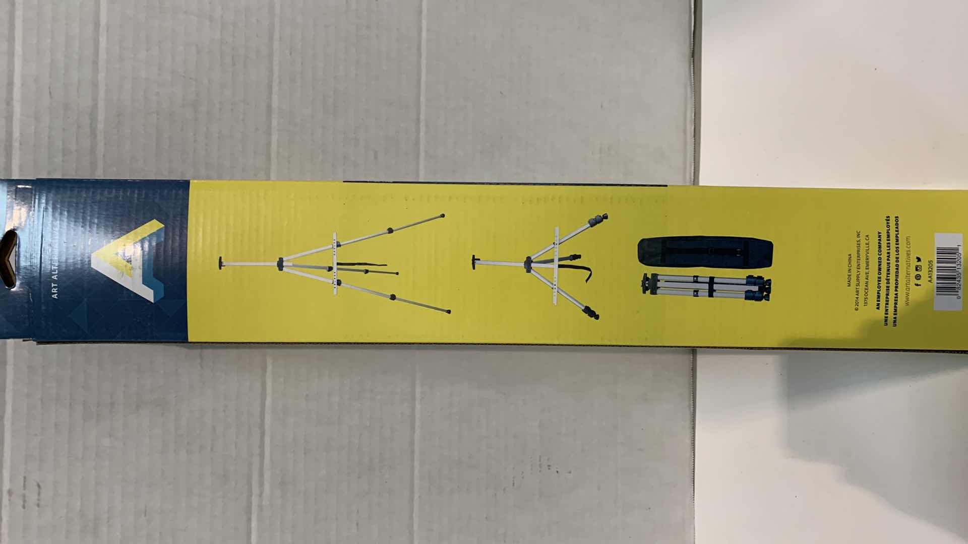 Photo 1 of ART ALTERNATIVES TILDEN ALUMINIUM TRAVEL TRIPOD EASEL WITH CASE 21.75" L x 3.65" H3.6"-65"