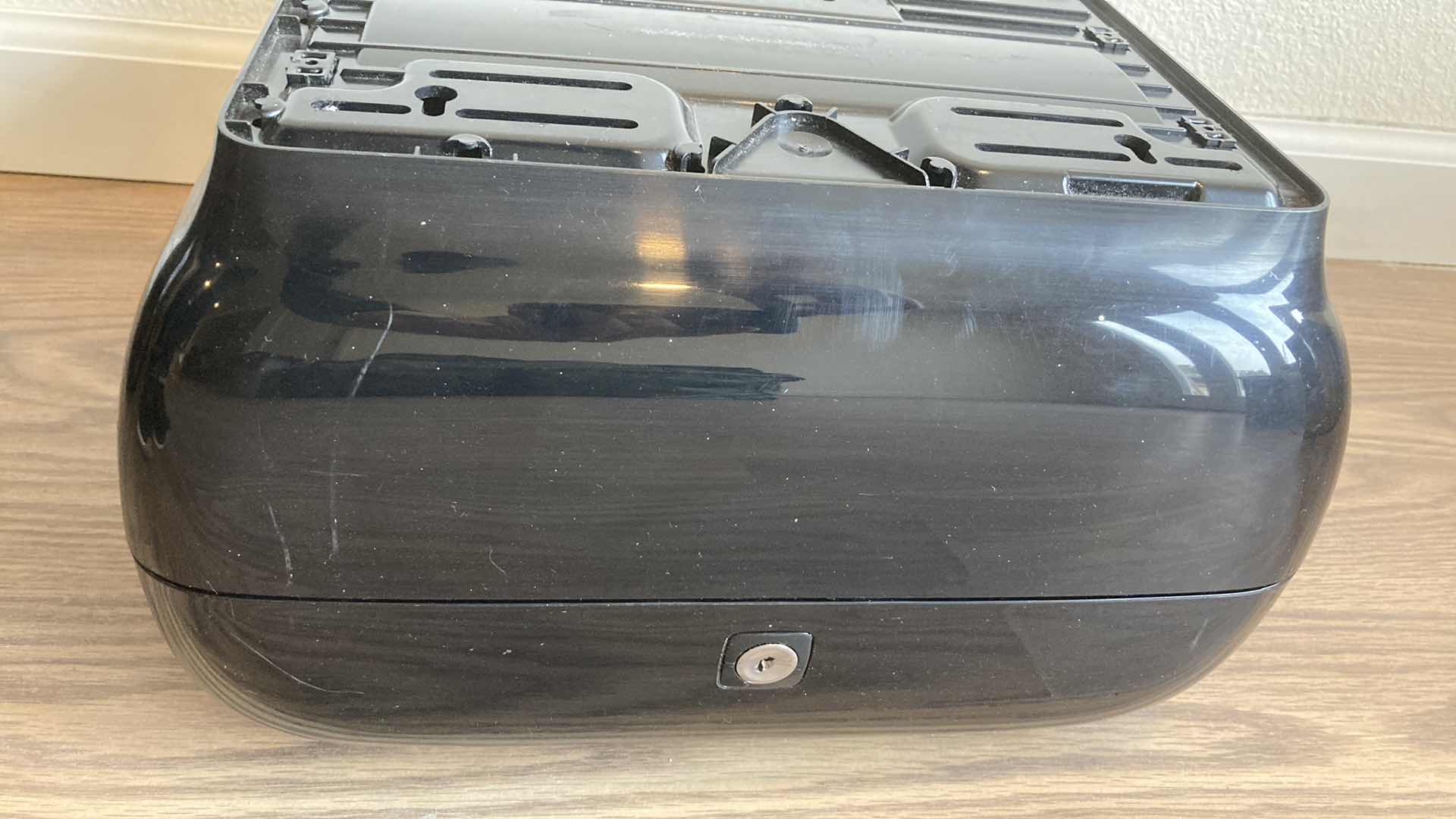 Photo 1 of TORK COMMERCIAL MATIC PAPER TOWEL DISPENSER 13” X 8” H15”