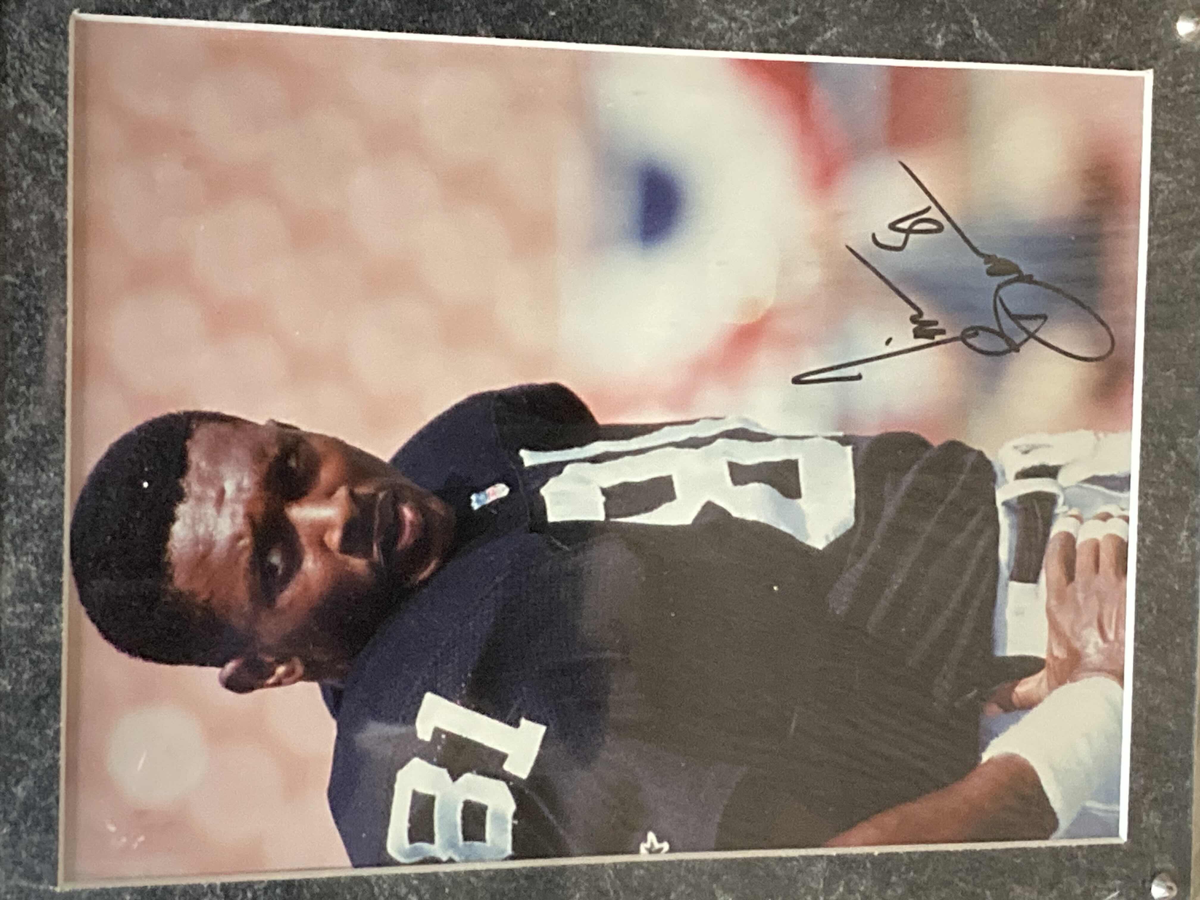 Photo 1 of TIM BROWN RAIDERS #81 PHOTOGRAPH MEMORABILIA PLAQUE AUTOGRAPHED BY TIM BROWN NO COA 15” X 12”