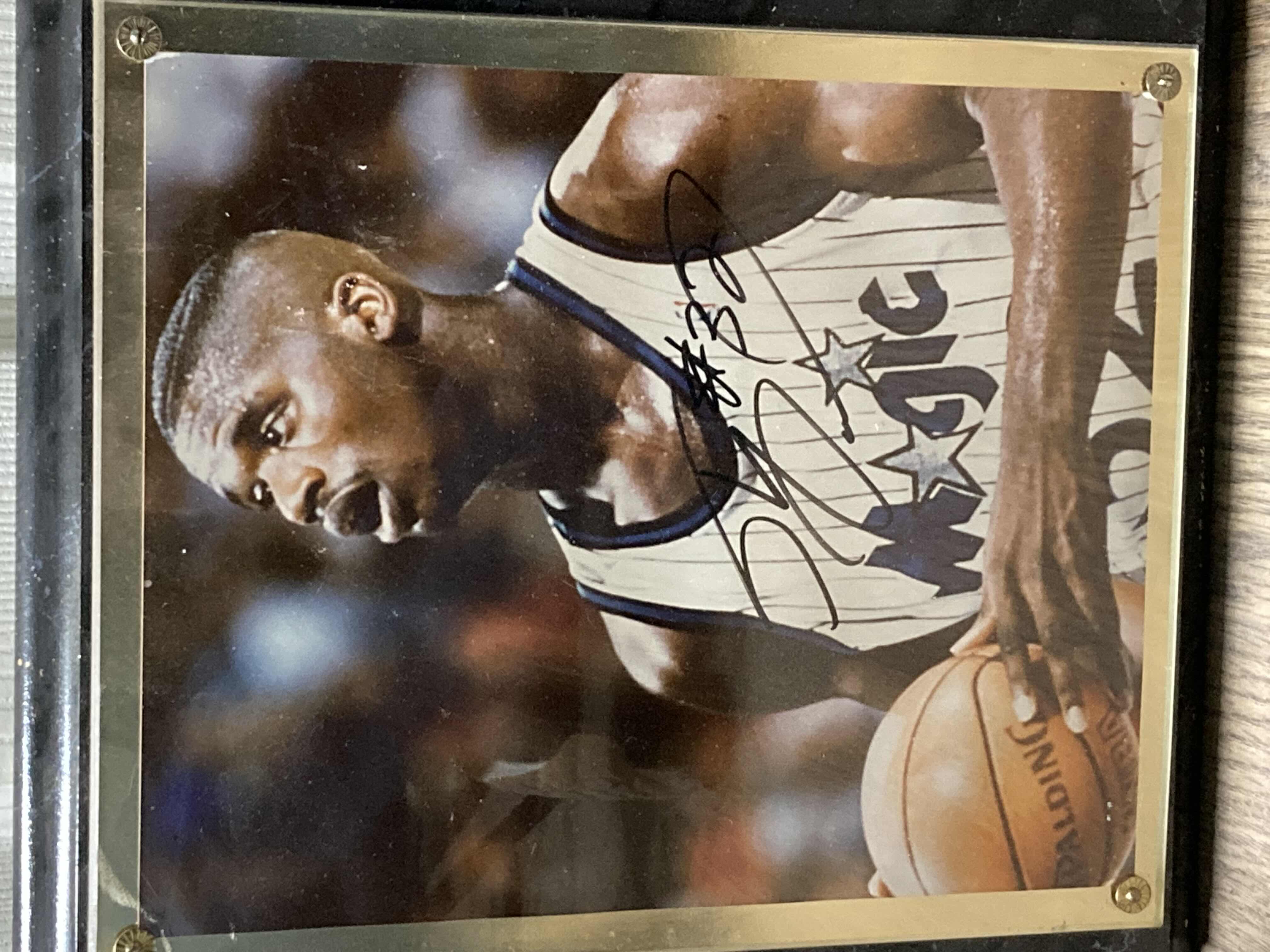 Photo 1 of SHAQUILLE O’NEAL MAGIC #32 MEMORABILIA PLAQUE AUTOGRAPHED BY SHAQUILLE O’NEAL W PLAYERS CARDS & COA 15” X 12”