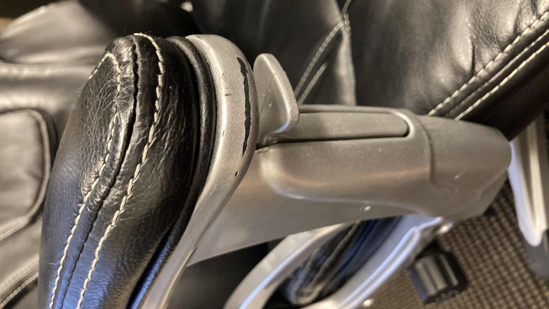 Photo 1 of BRAIRD ERGONOMIC BONDED LEATHER SWIVEL ROLLING OFFICE CHAIR 27.8” X 31.1” H43.9-50”