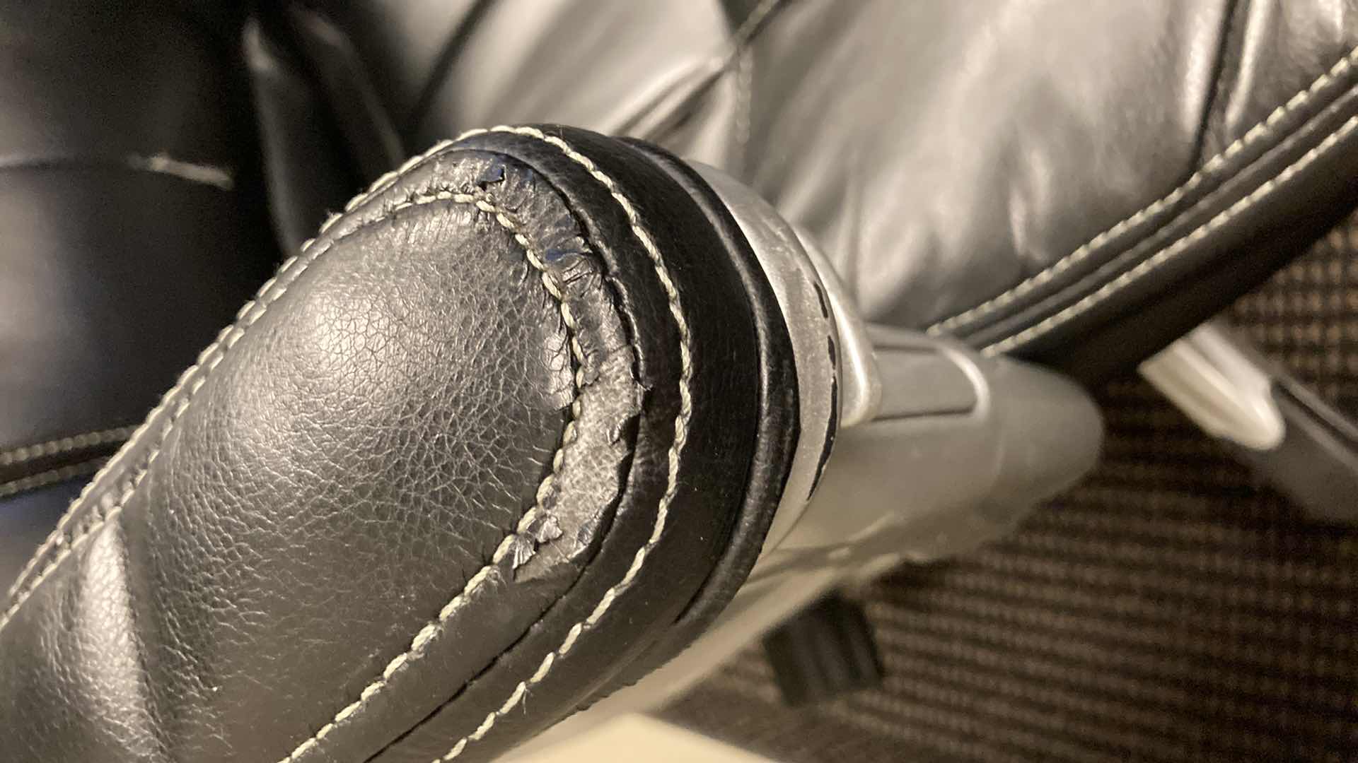 Photo 11 of BRAIRD ERGONOMIC BONDED LEATHER SWIVEL ROLLING OFFICE CHAIR 27.8” X 31.1” H43.9-50”