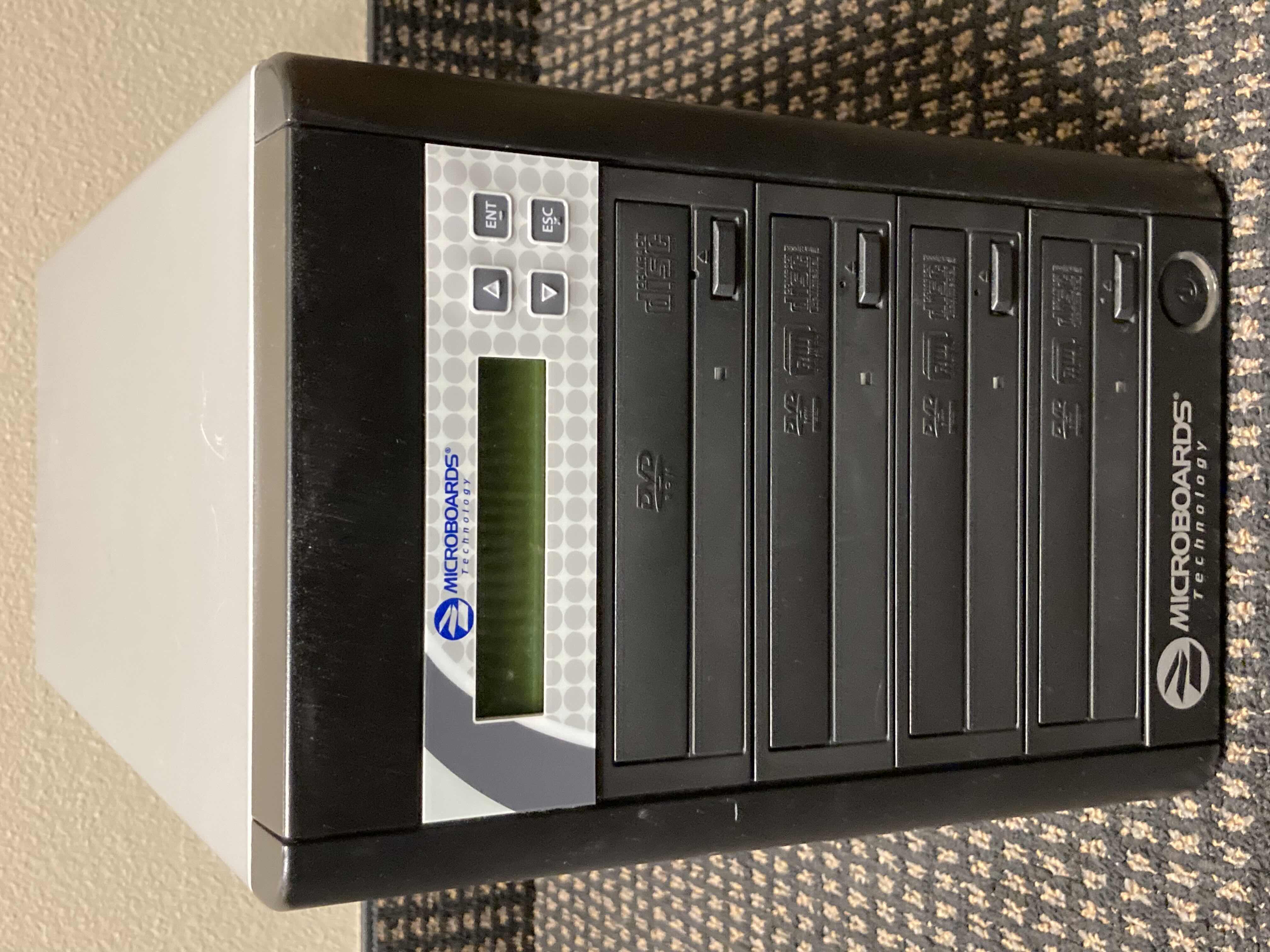 Photo 1 of MICRO BOARDS CD/DVD DUPLICATOR 
MODEL QD DVD 123 03