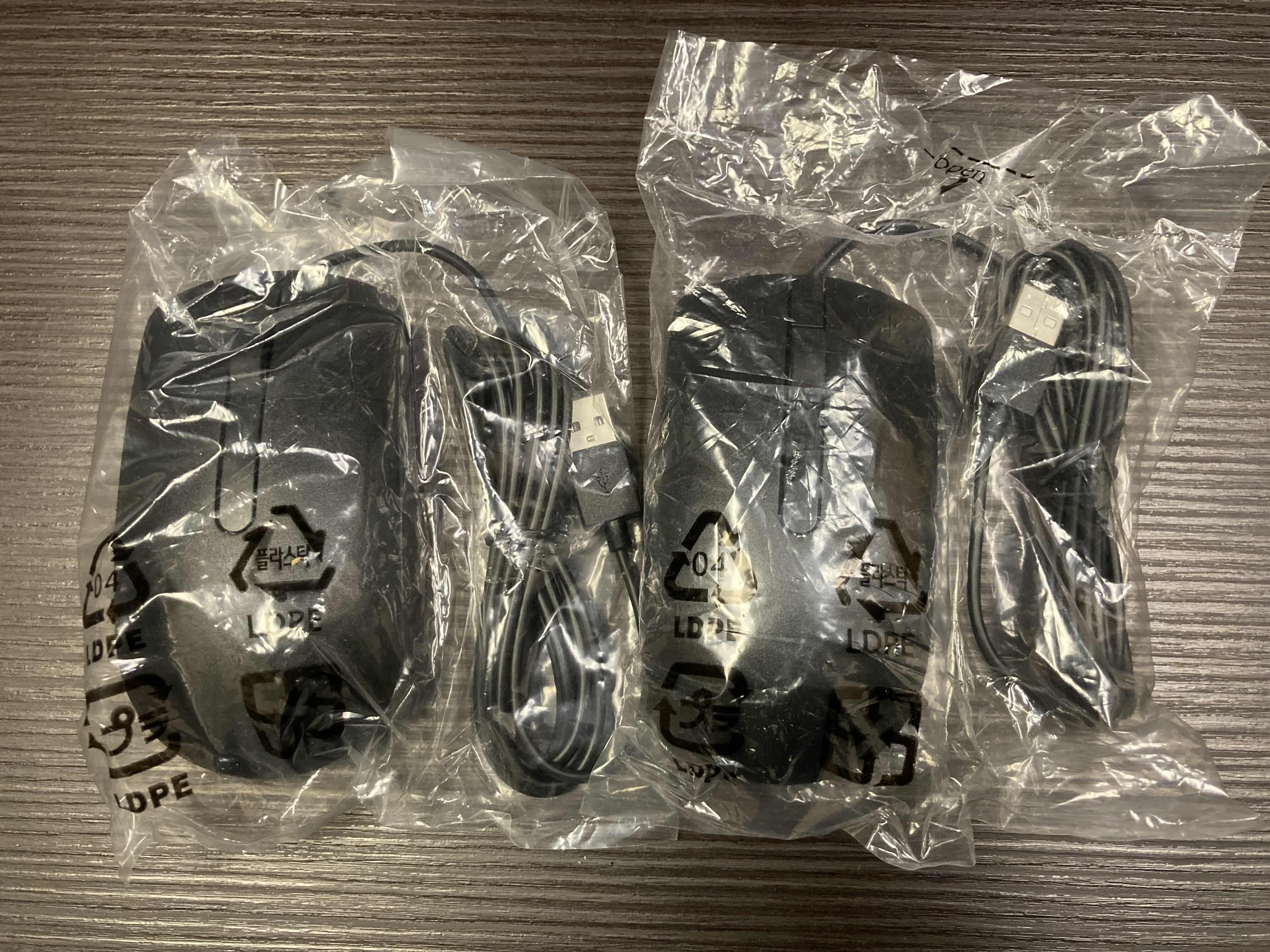 View 2 of NEW DELL WIRED MOUSES MODEL CN-065K5F-L0300-FOCS-1CE6-A01 (2)