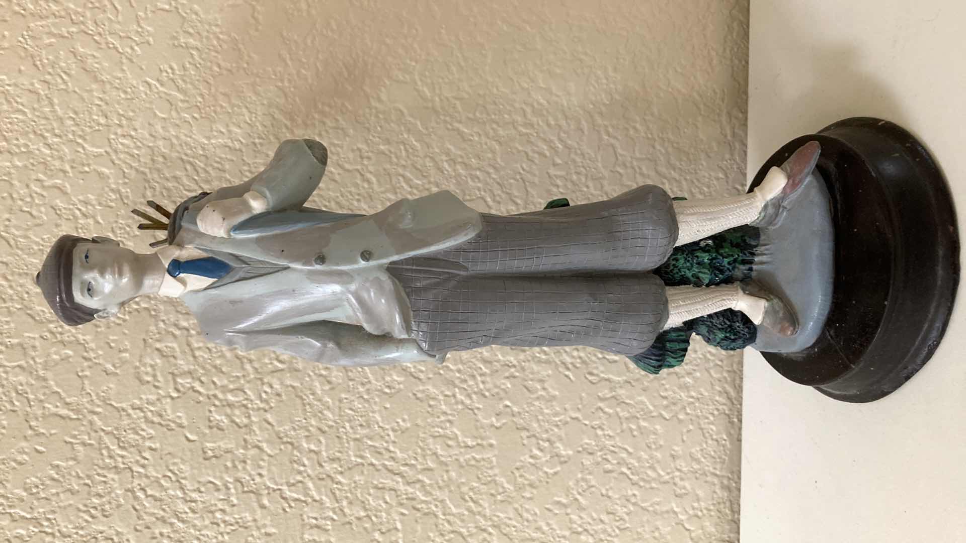 Photo 1 of EARLY CENTURY GOLFER RESIN FIGURINE H11”