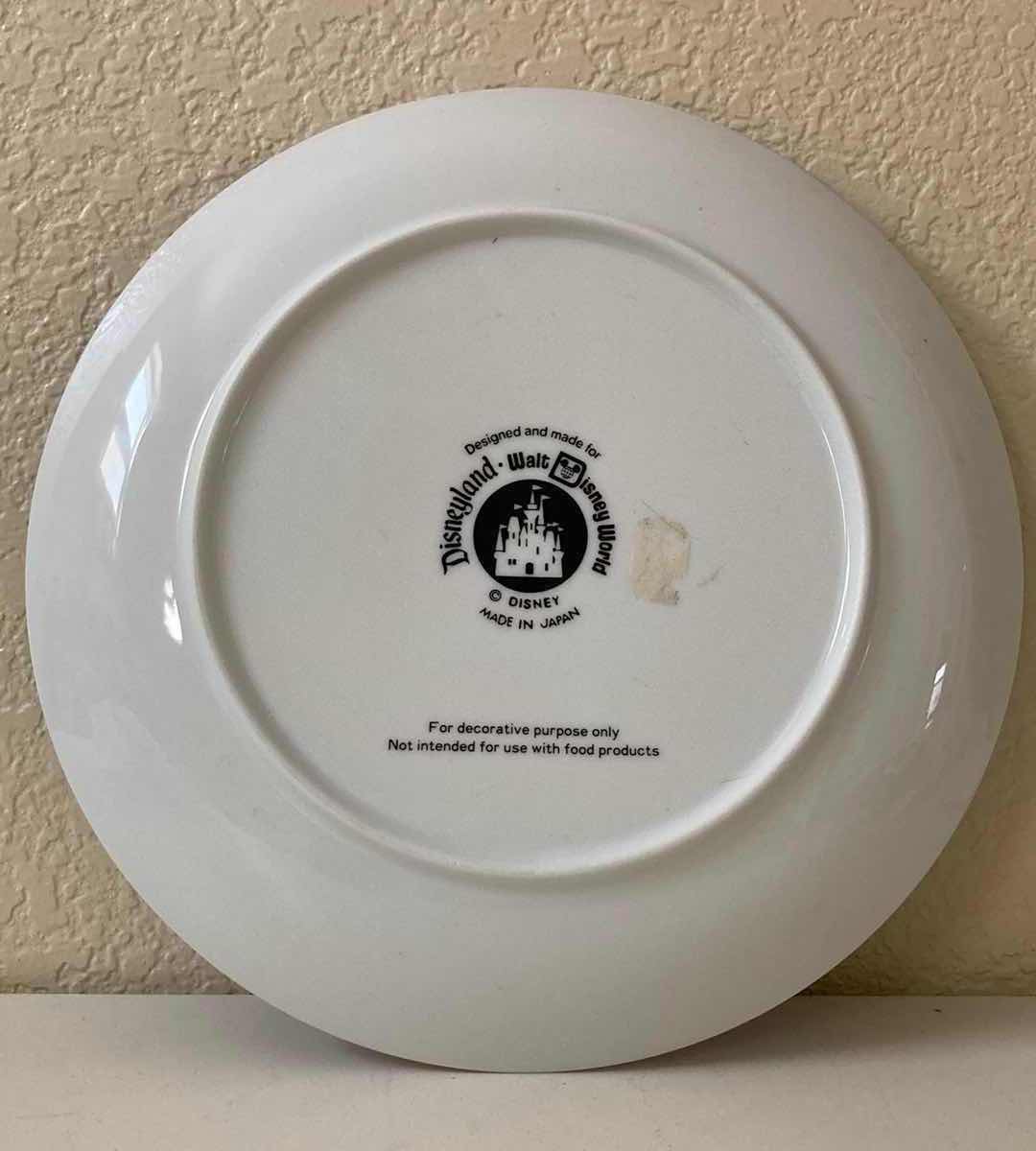 Photo 1 of WALT DISNEY WORLD DECORATIVE PLATE MADE IN JAPAN 9.5”