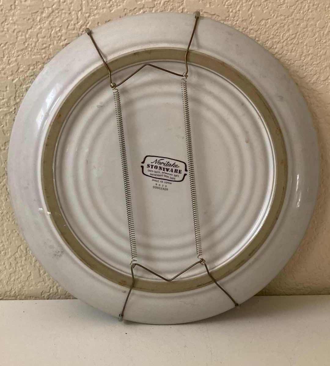 Photo 1 of NORITAKE STONEWARE OCEAN CLIFF LIGHTHOUSE PLATE 8620 SORCERER 10.25”