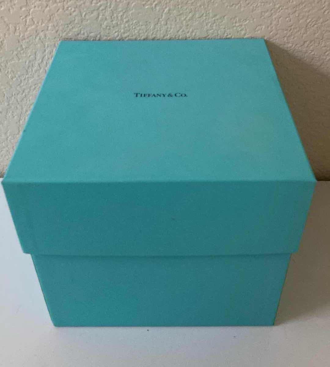 Photo 1 of TIFFANY & CO REGENT SEVEN SEAS CRUISES CRYSTAL BOWL W BOX 6.5” X 2.25”