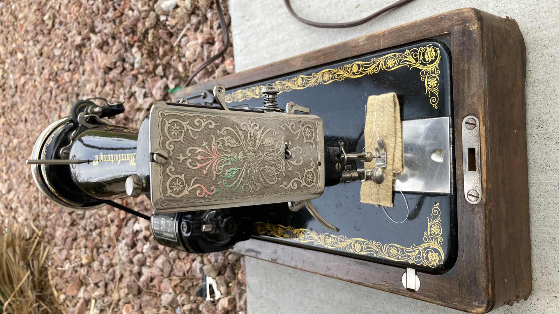Photo 1 of SINGER ANTIQUE BLACK & GOLD  SEWING MACHINE MODEL Y722175