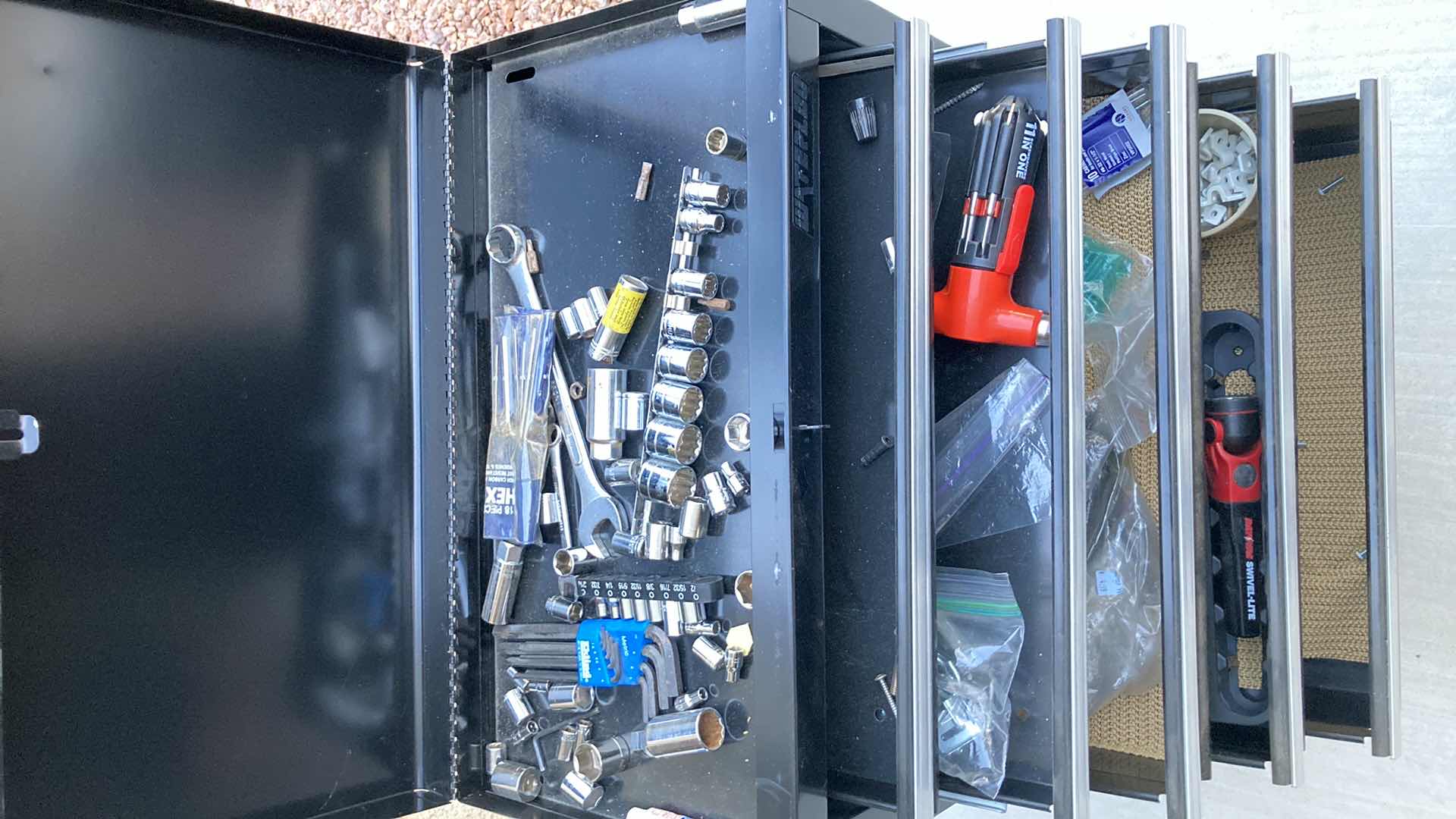 Photo 1 of WATERLOO ROLLING METAL TOOLBOX W CONTENTS INCLUDED 22” X 12” H40”