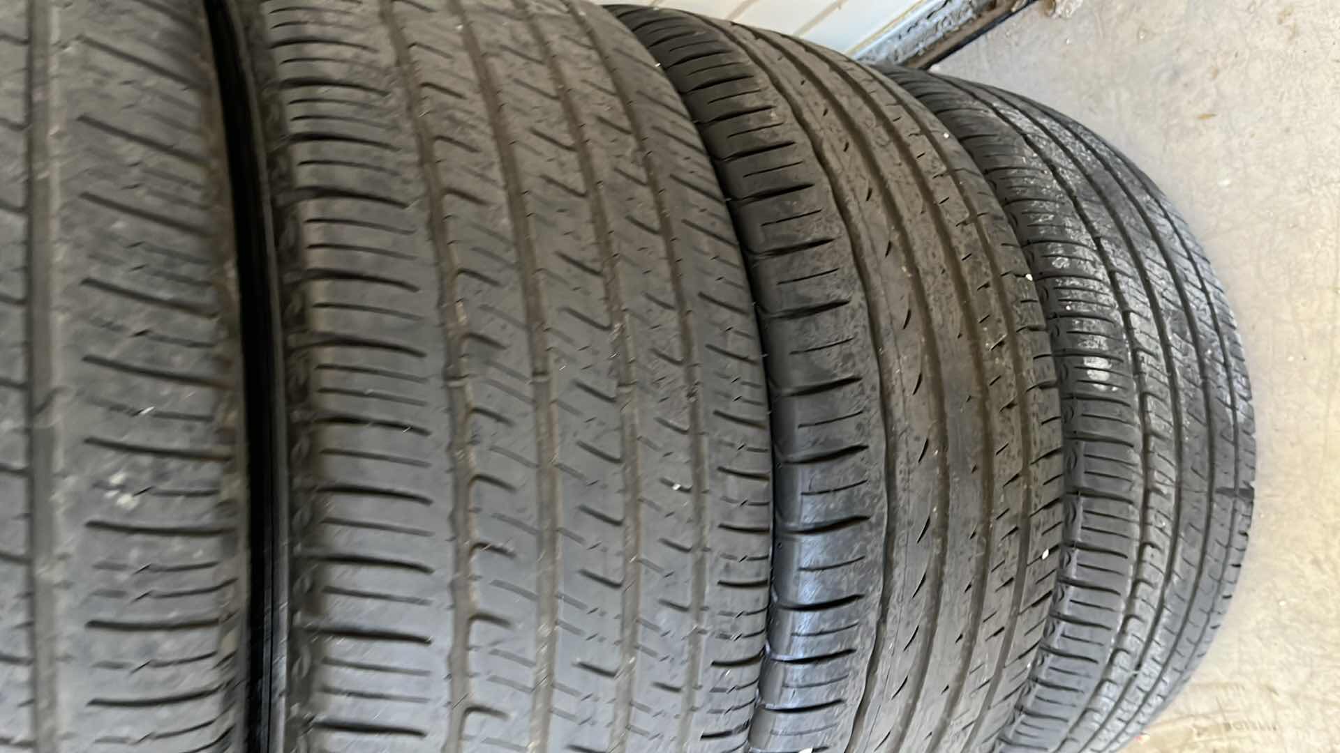 Photo 1 of LINCOLN 19" WHITE FINISH WHEELS RIMS 19X8JX55 (4) W MICHELIN TUBELESS TIRES 245/40R19 (3) SAILUN TIRE 245/40R19