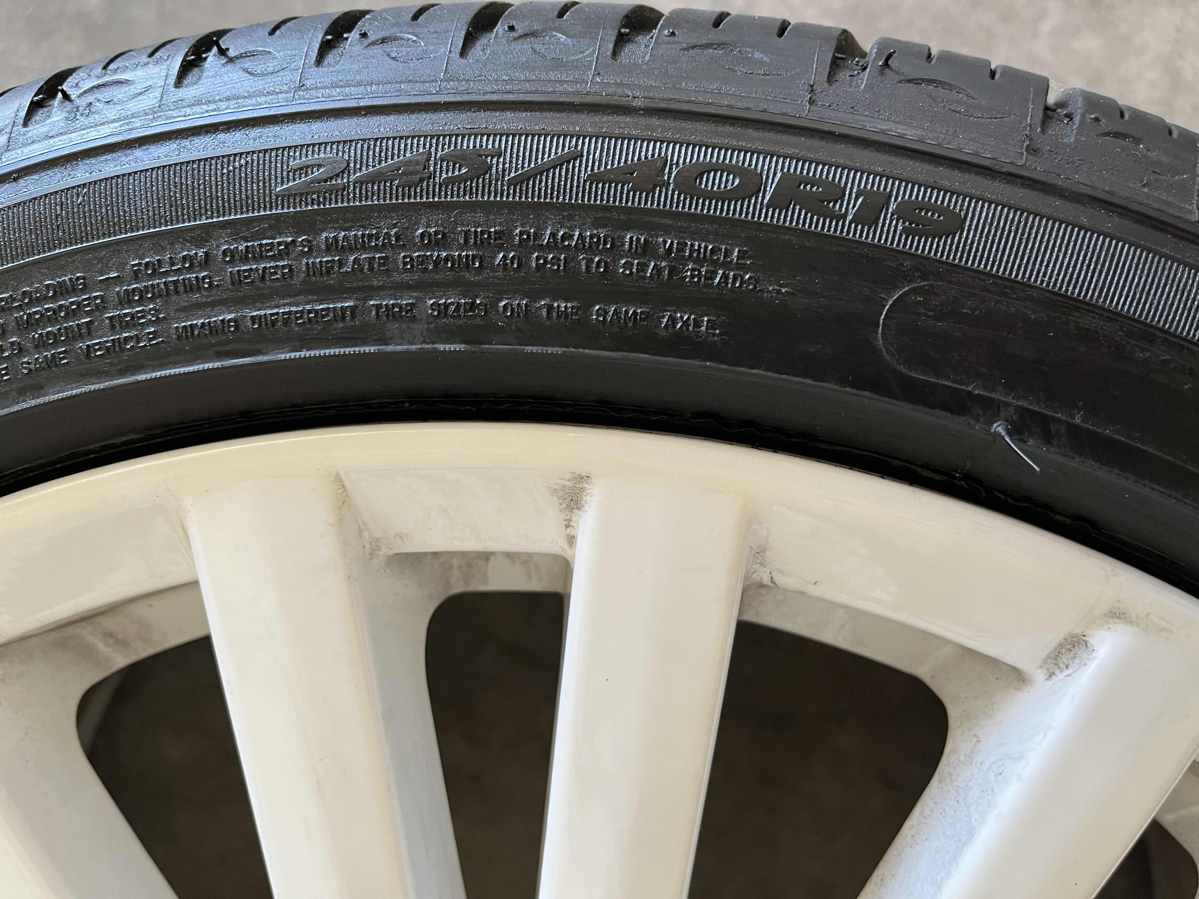 Photo 1 of LINCOLN 19" WHITE FINISH WHEELS RIMS 19X8JX55 (4) W MICHELIN TUBELESS TIRES 245/40R19 (3) SAILUN TIRE 245/40R19