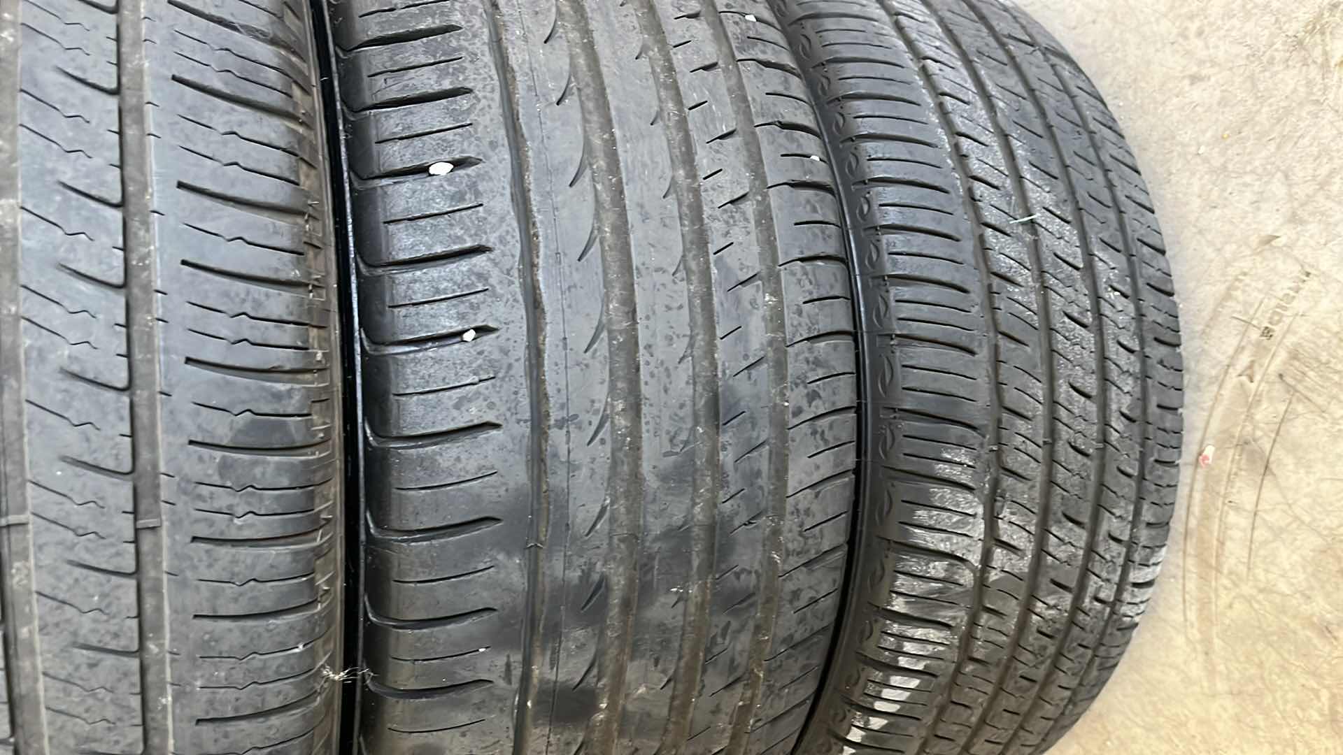 Photo 1 of LINCOLN 19" WHITE FINISH WHEELS RIMS 19X8JX55 (4) W MICHELIN TUBELESS TIRES 245/40R19 (3) SAILUN TIRE 245/40R19