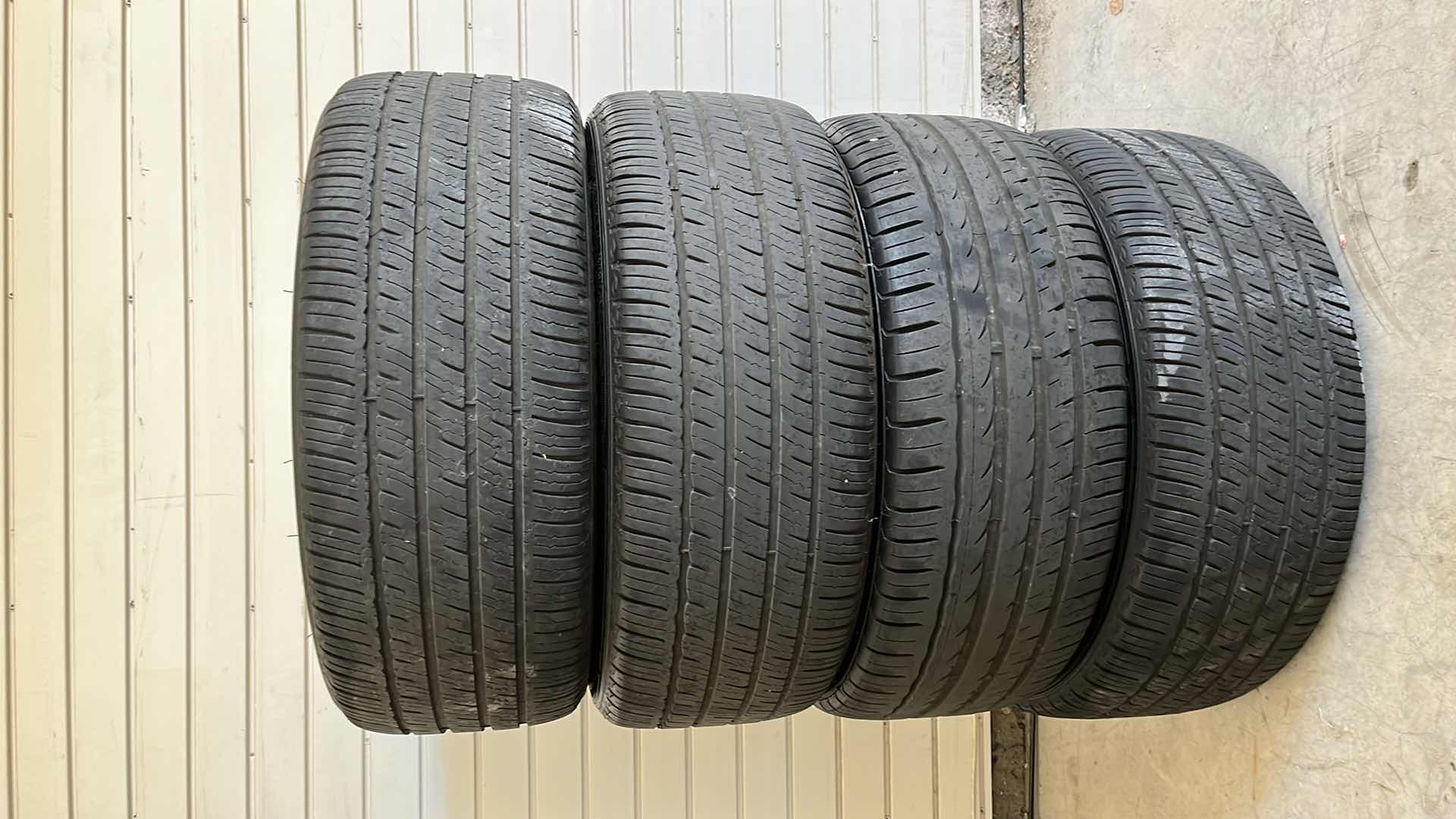 Photo 1 of LINCOLN 19" WHITE FINISH WHEELS RIMS 19X8JX55 (4) W MICHELIN TUBELESS TIRES 245/40R19 (3) SAILUN TIRE 245/40R19