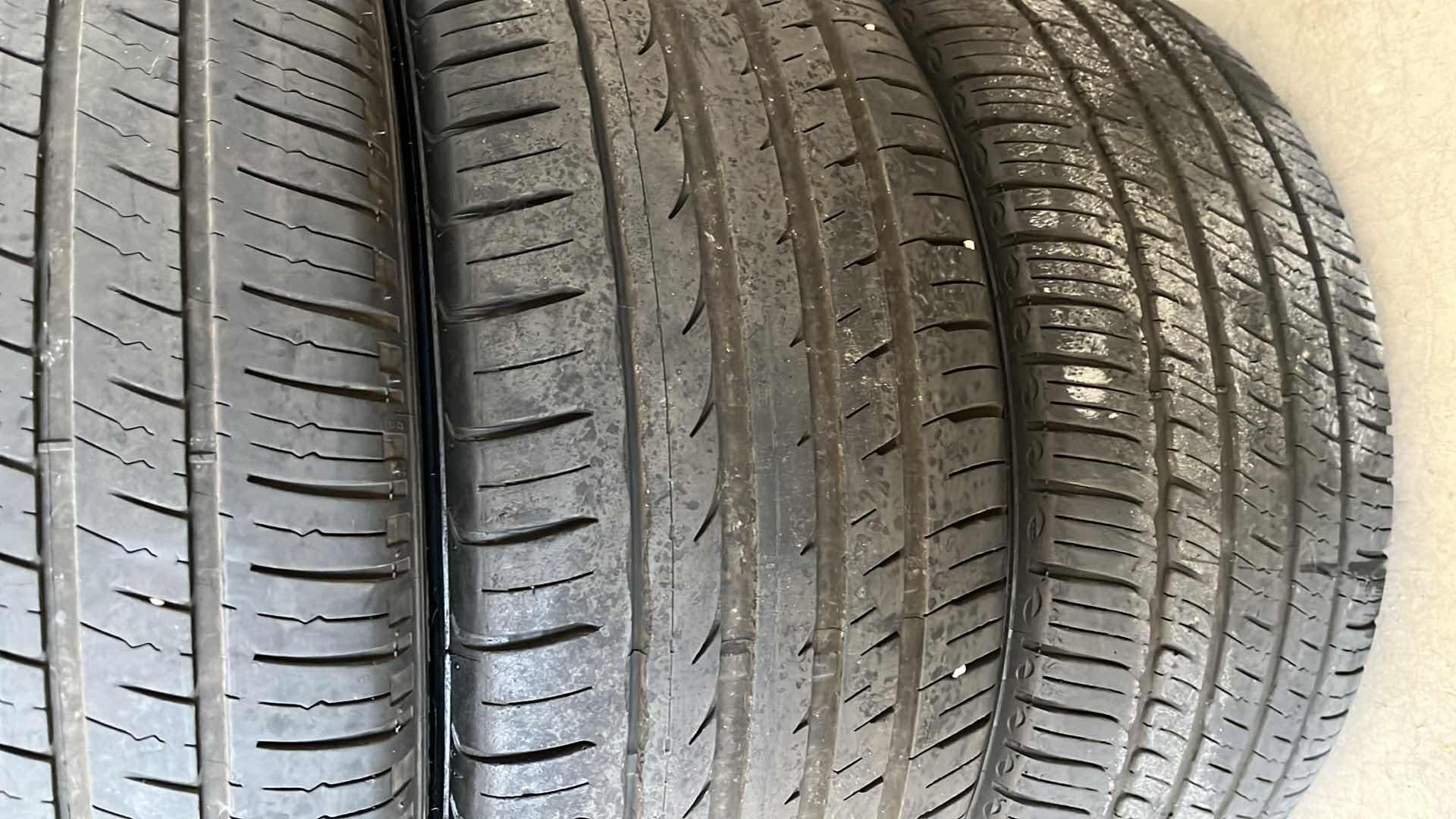 Photo 1 of LINCOLN 19" WHITE FINISH WHEELS RIMS 19X8JX55 (4) W MICHELIN TUBELESS TIRES 245/40R19 (3) SAILUN TIRE 245/40R19