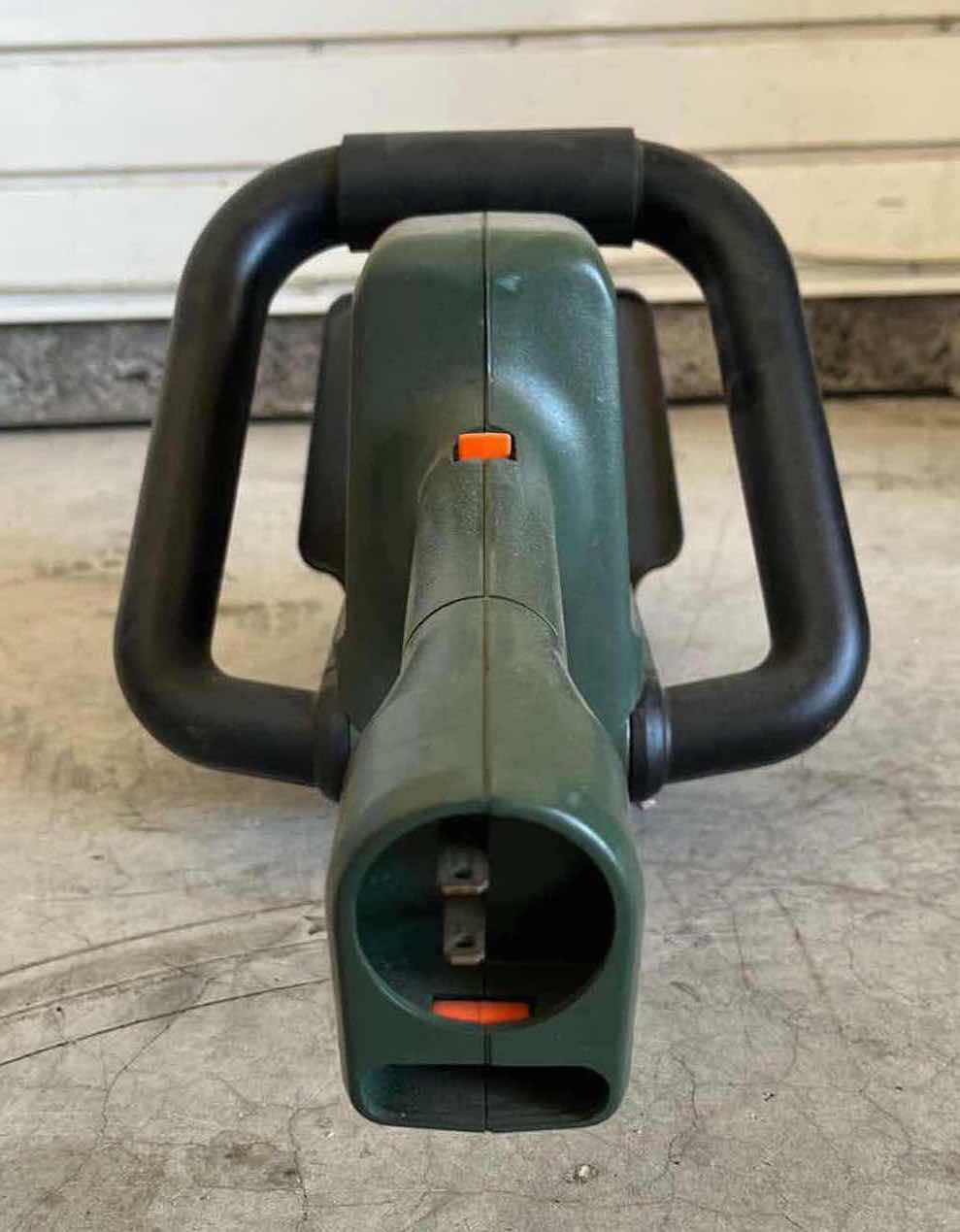 Photo 1 of BLACK & DECKER 18” HEDGEHOG ELECTRIC POWERED HEDGE TRIMMER MODEL HS 1000 TYPE 1