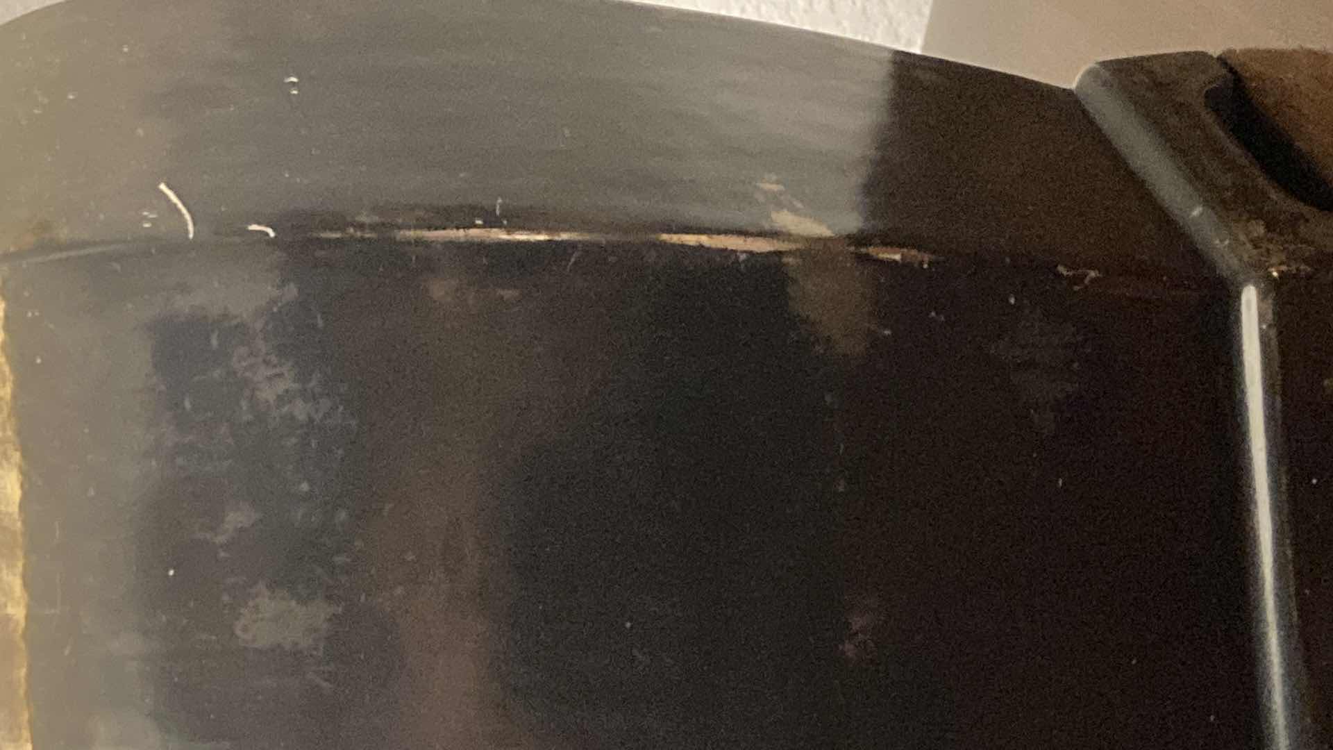 Photo 1 of METALLIC FINISH CERAMIC TABLE LAMP H25.5”