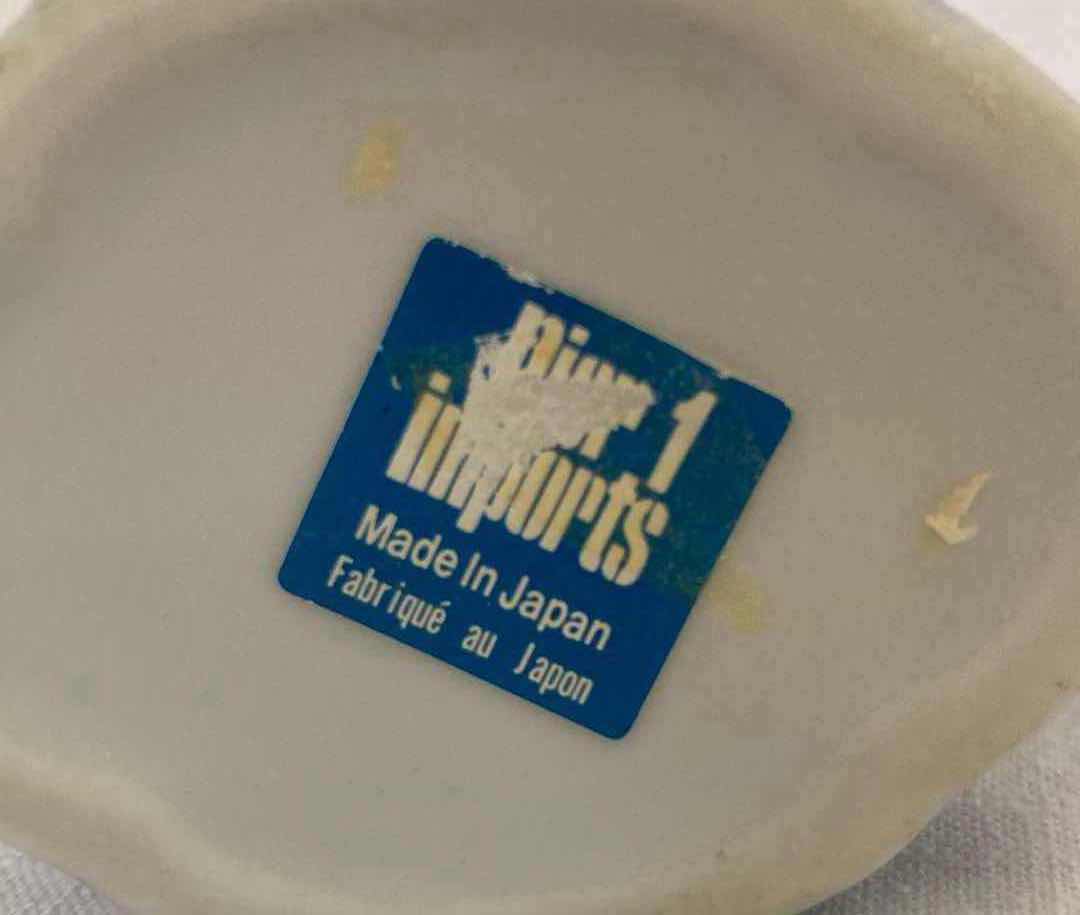 Photo 1 of PIER 1 IMPORTS WHITE & BLUE PORCELAIN PIERI BOX & SOAP DISPENSER H5.5”