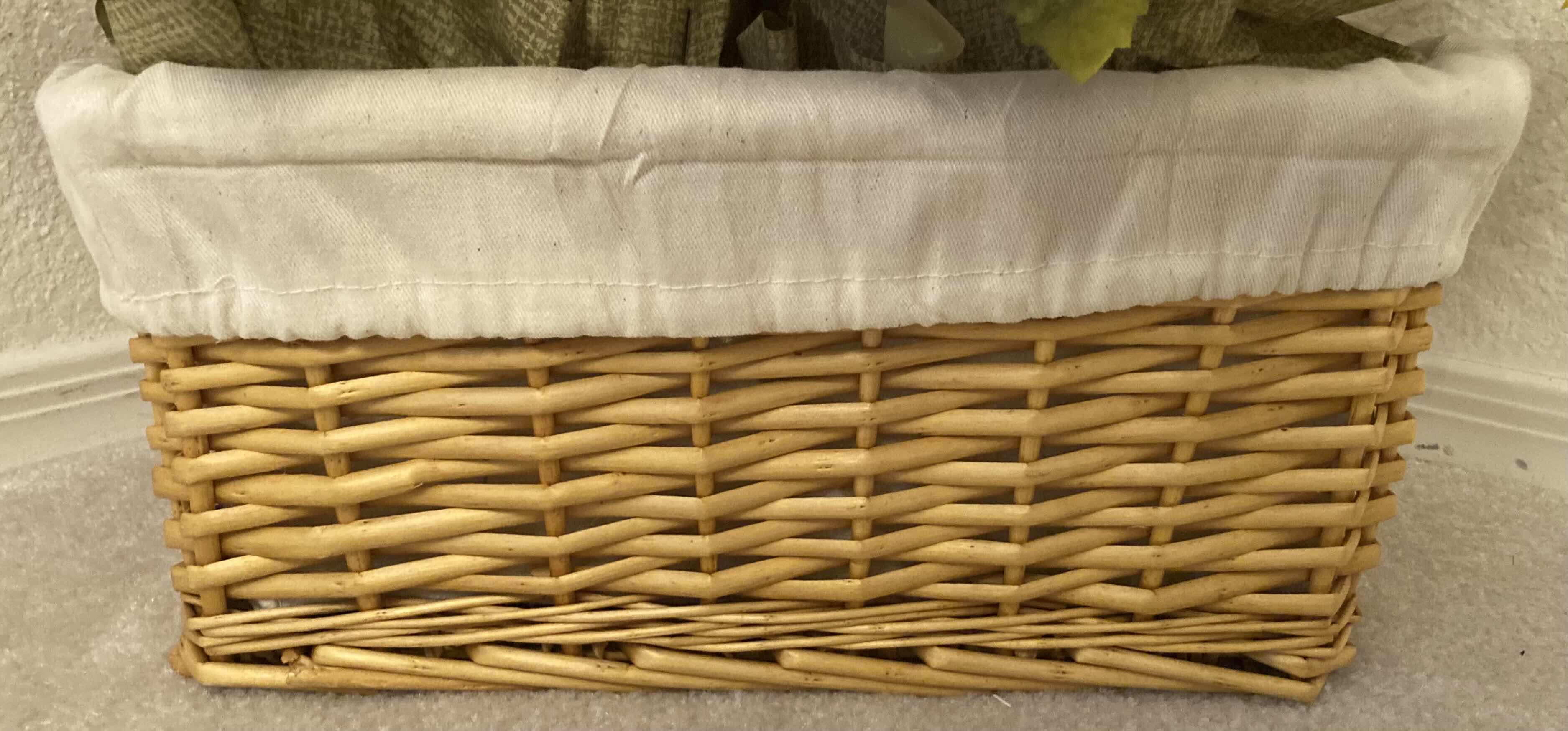 Photo 1 of SPIDER MUMS ARTIFICIAL DECORATIVE FLOWERS W RATTAN BASKET H16”