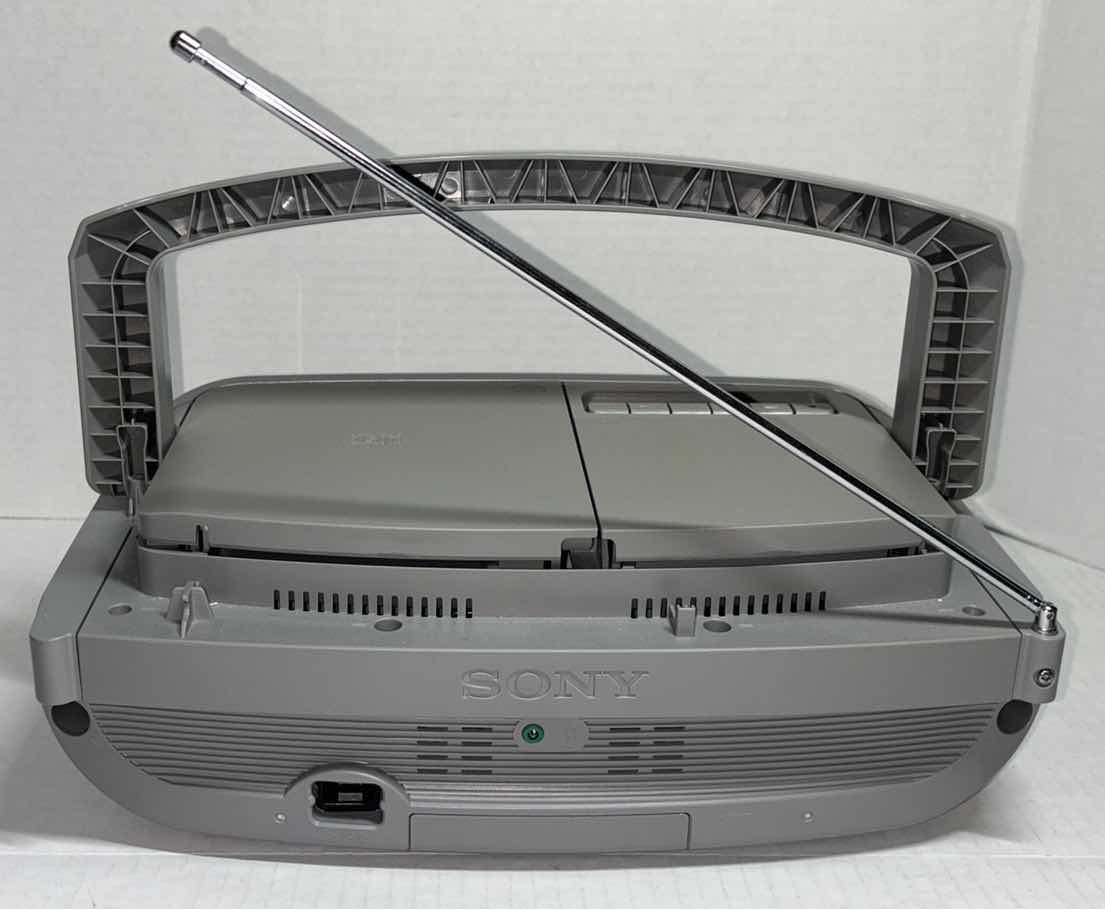 Photo 1 of SONY CD RADIO CASSETTE-CORDER (CFD-S05)