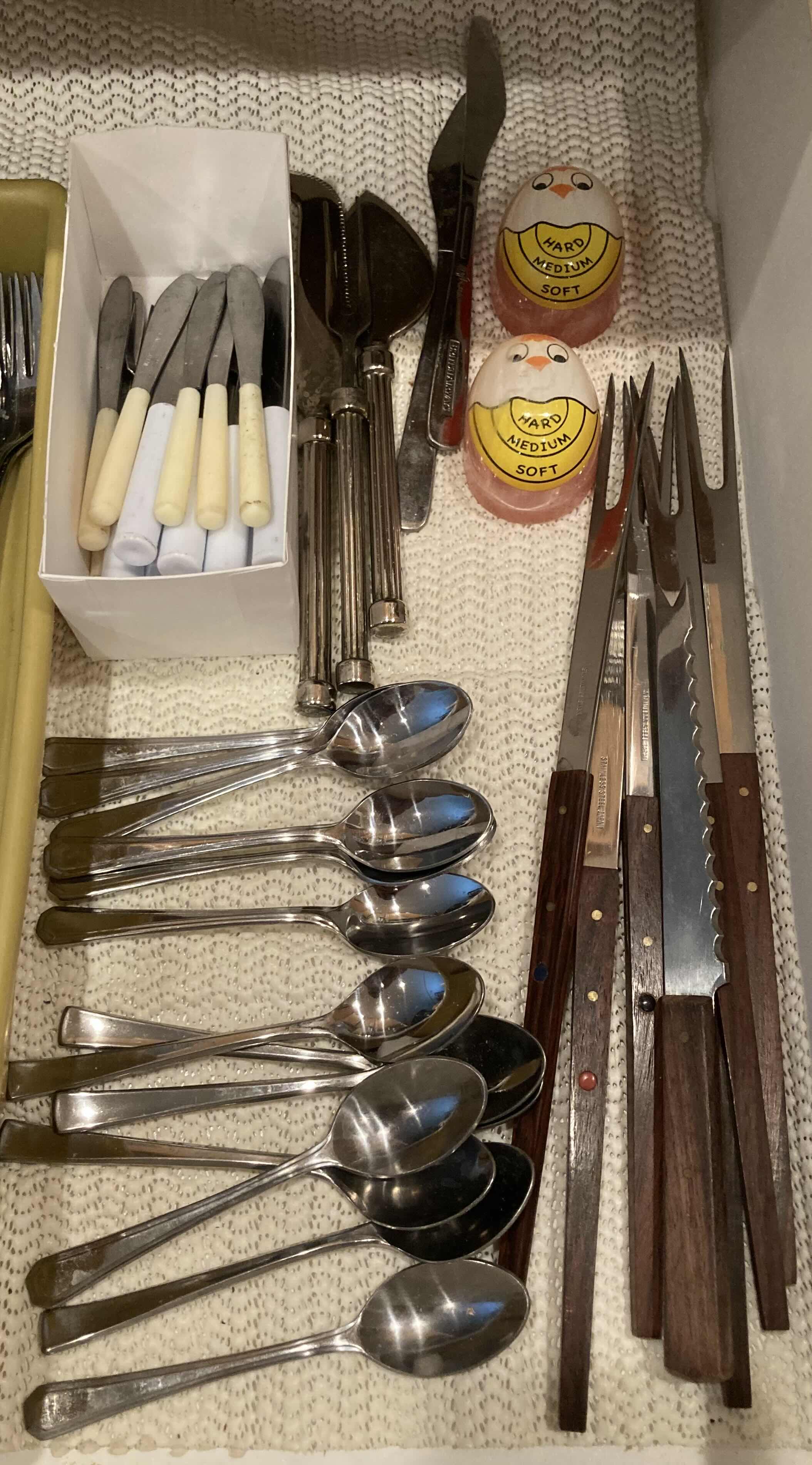 Photo 1 of CONTENTS OF DRAWER- FLATWARE