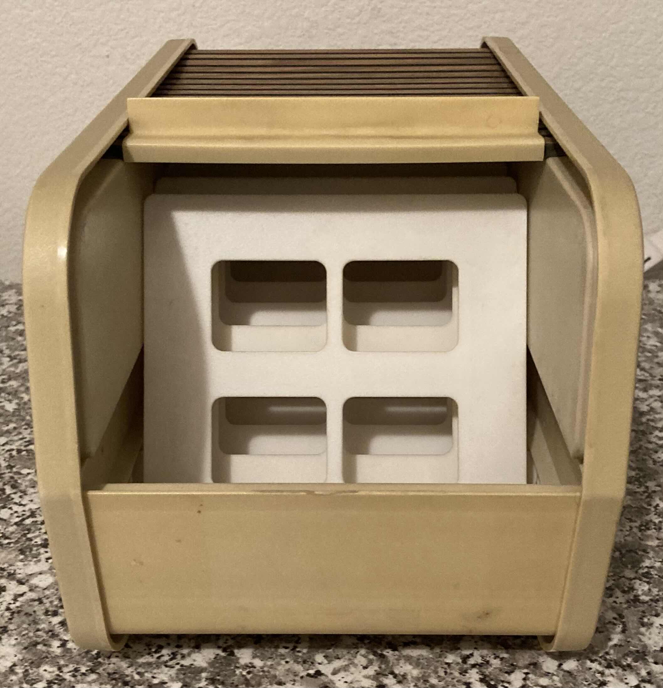 Photo 1 of DESKTOP & FILE ORGANIZERS VARIOUS STYLES AND SIZES (23)