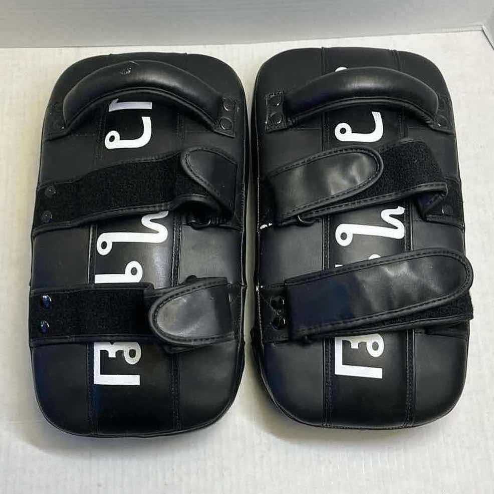 Photo 1 of ELITE SPORTS MUAY THAI KICKBOXING PADS ADULT SIZE