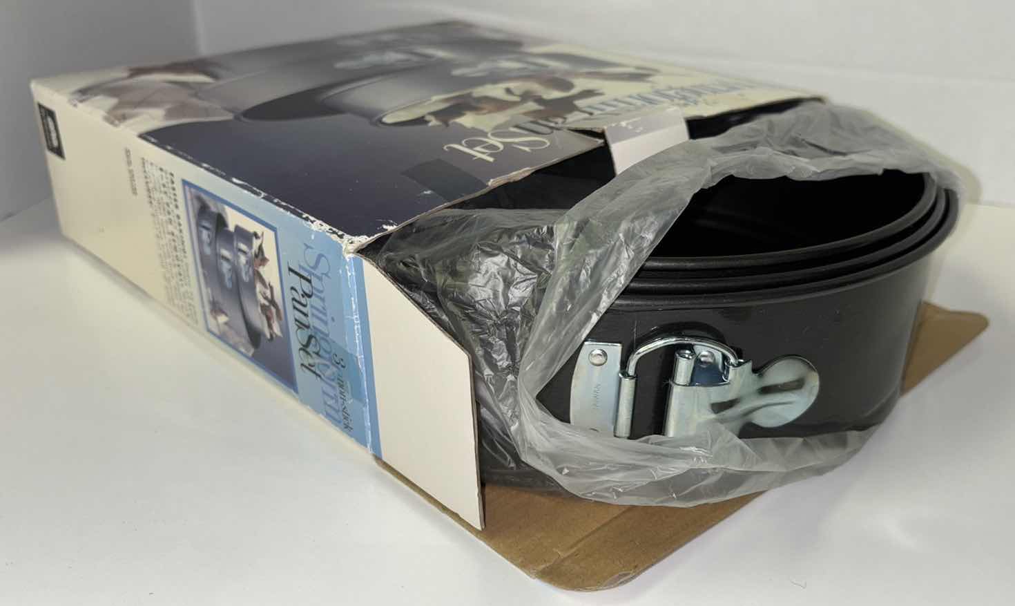 Photo 1 of NEW ROBINSON 3 PC NON-STICK SPRINGFORM BAKING PAN SET (8.5”, 9.5”, 10”)