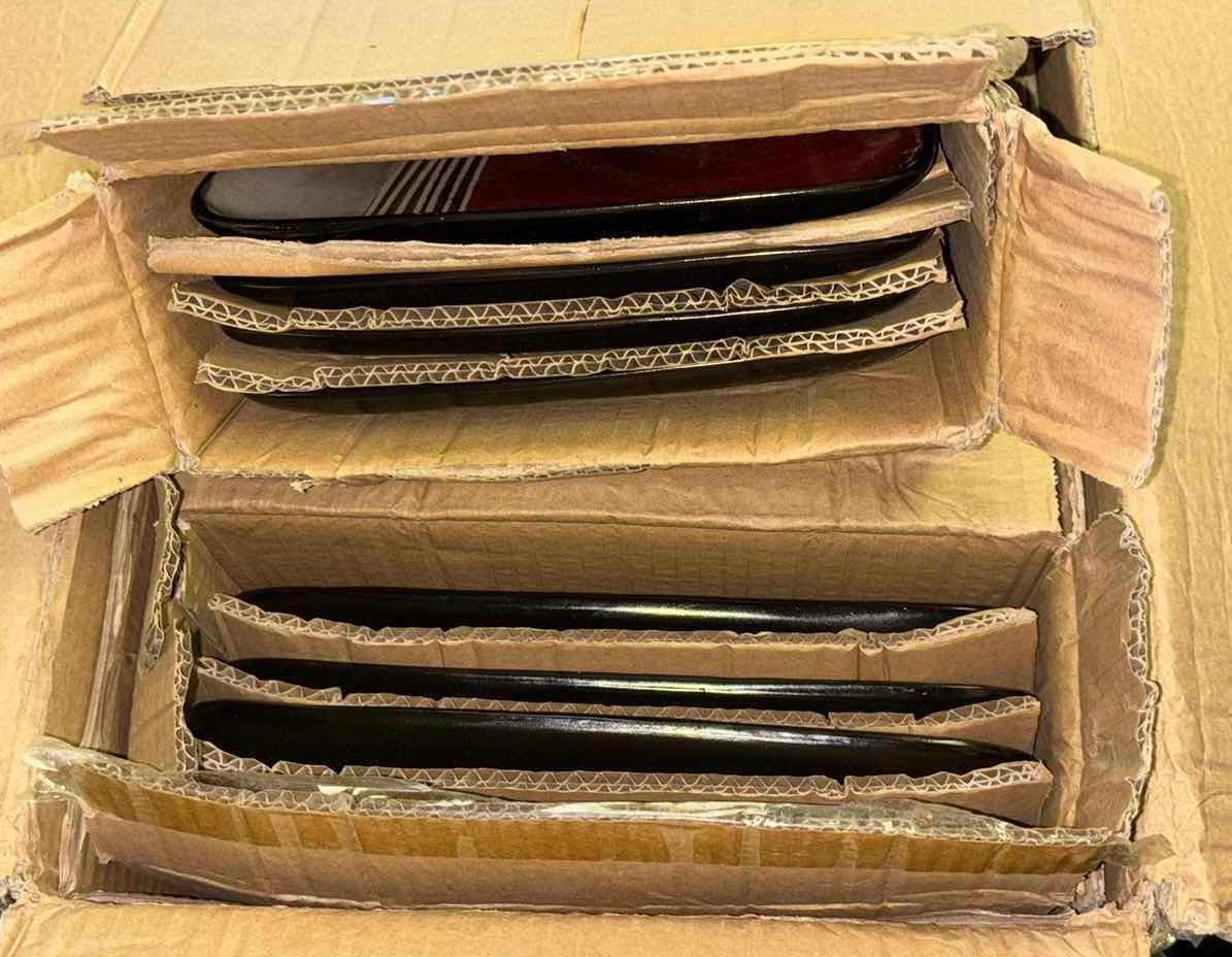 Photo 1 of NEW ELAMA DOWNTOWN LOFT 16 PC STONEWARE DINNERWARE SET W SERVICE FOR 4 (ELM-DOWNTOWN16)