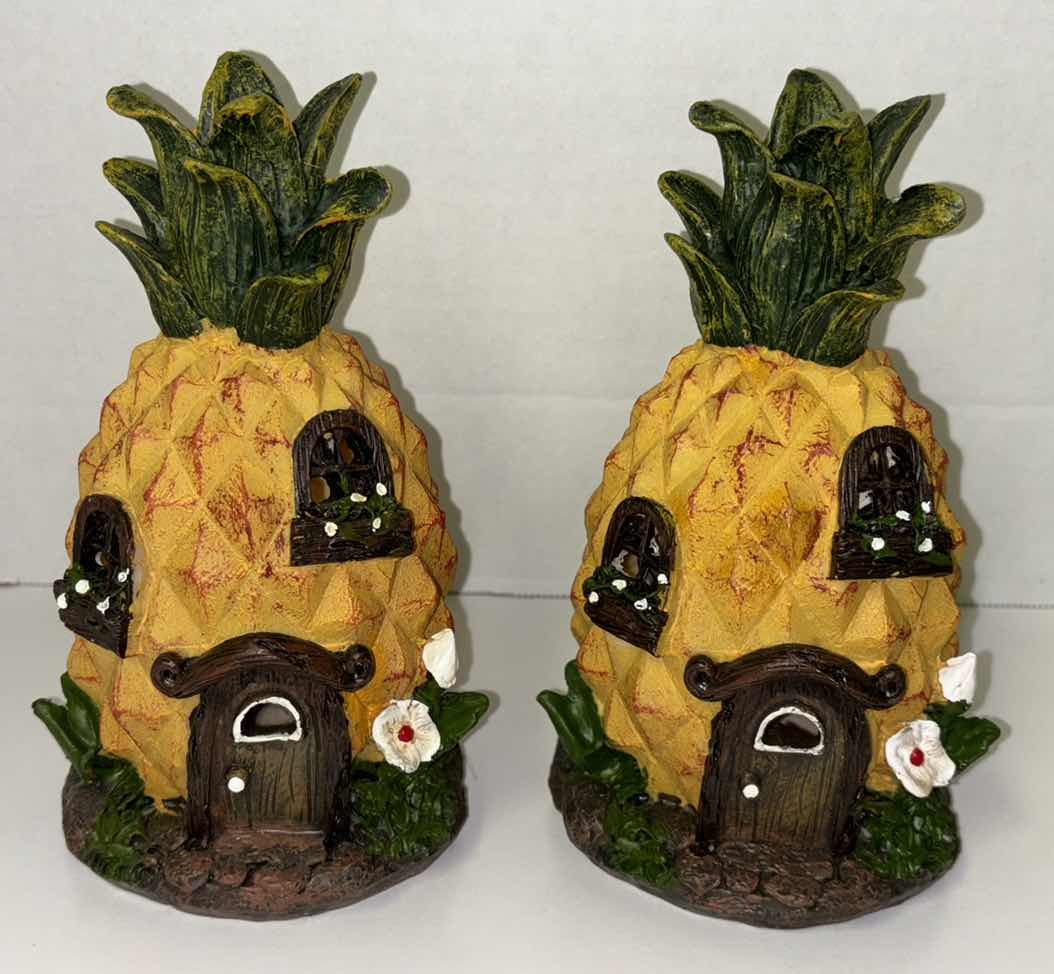 Photo 1 of NEW 8 PCS POLYRESIN GARDEN DECOR & HUMMINGBIRD FEEDERS