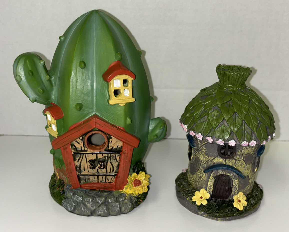 Photo 1 of NEW 8 PCS POLYRESIN GARDEN DECOR & HUMMINGBIRD FEEDERS