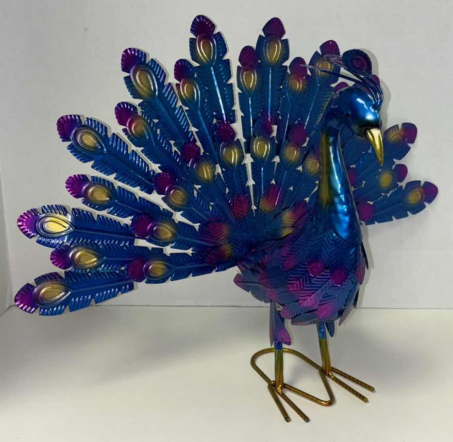 Photo 1 of METAL OUTDOOR 3D PEACOCK DECOR/GARDEN STATUE 17.5” X 8.7” H13.5”
