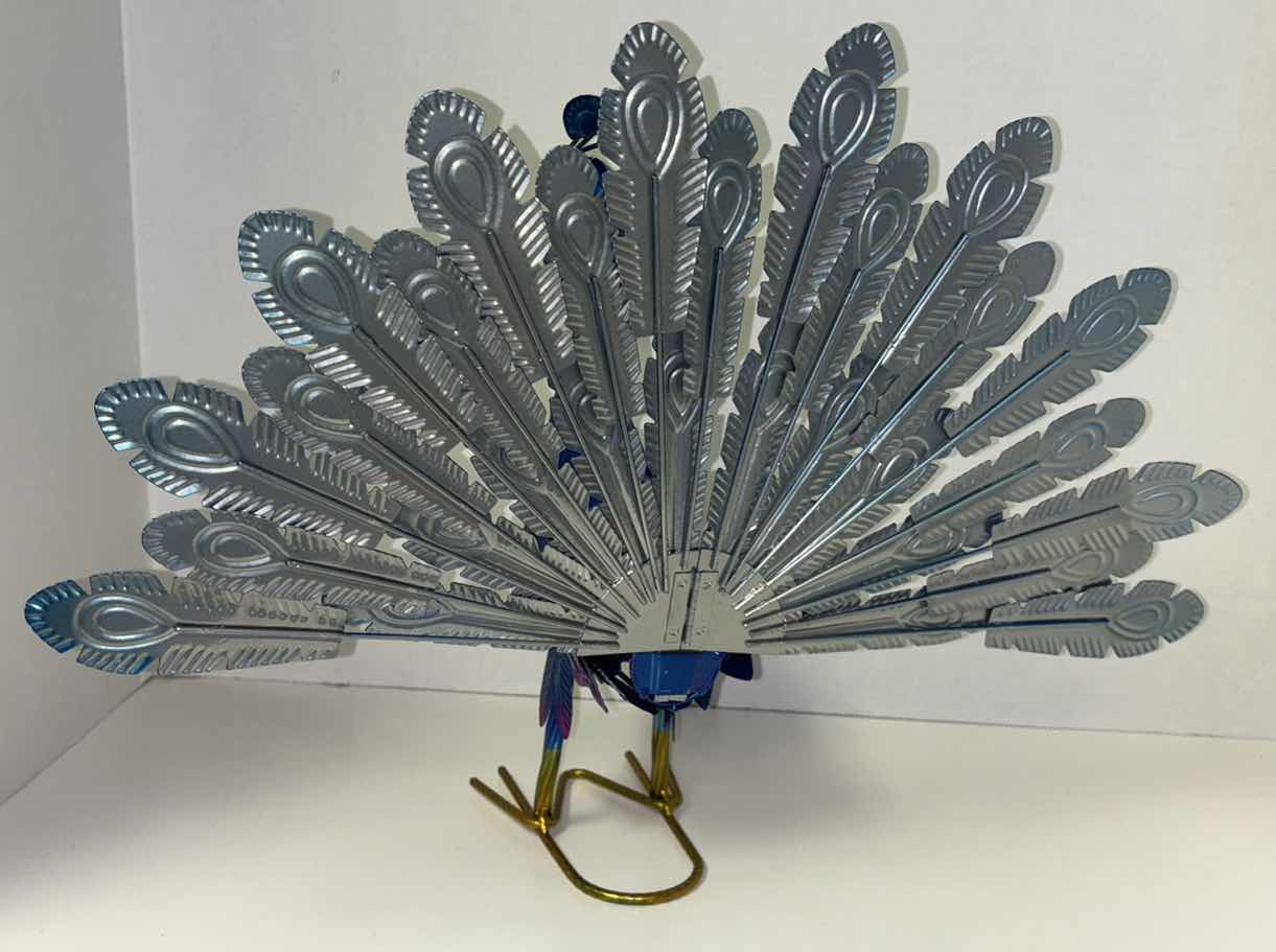 Photo 1 of METAL OUTDOOR 3D PEACOCK DECOR/GARDEN STATUE 17.5” X 8.7” H13.5”