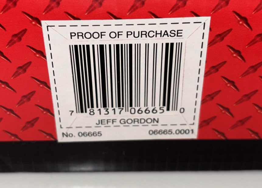 Photo 1 of NEW 2009 WINNERS CIRCLE NASCAR JEFF GORDON #24 1:24 SCALE RACE CAR (#06665)