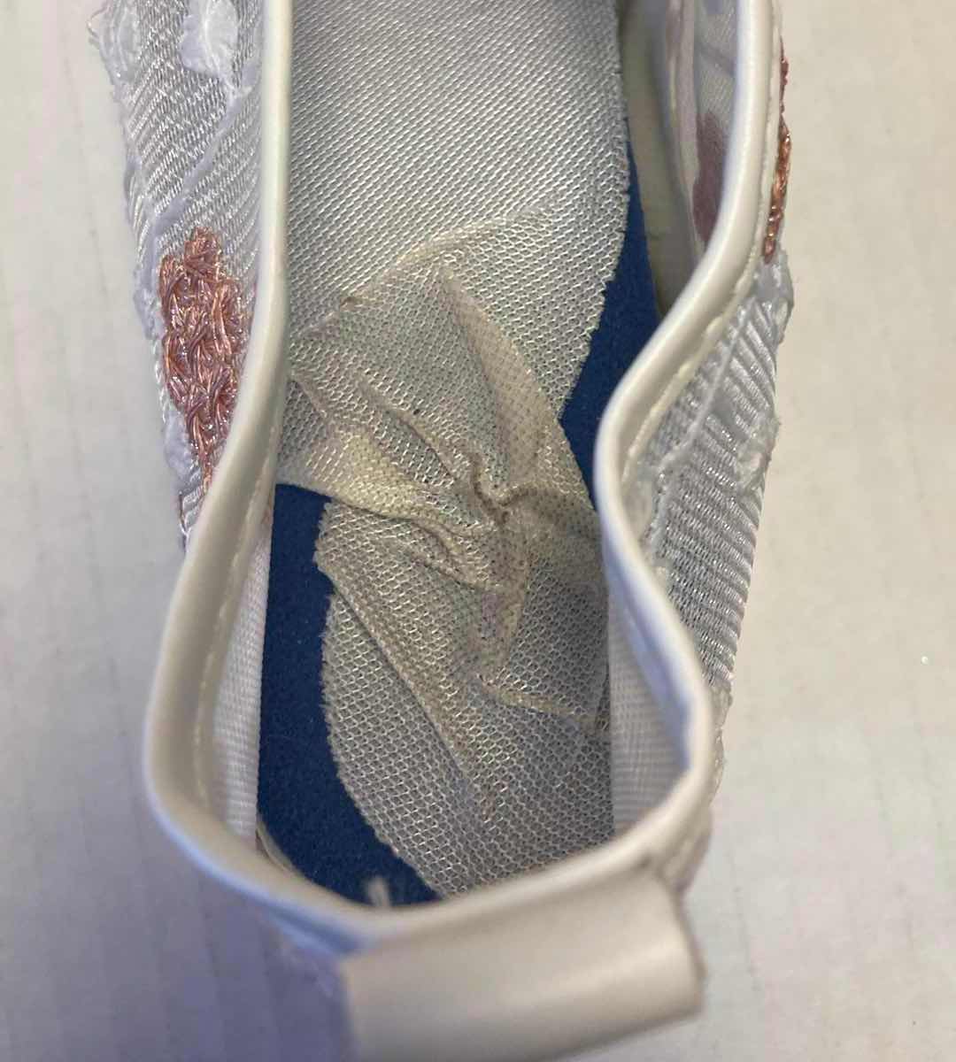 Photo 1 of PINK GLITTER & WHITE FLORAL WOMEN’S SHOES WOMEN’S SIZE 9.5