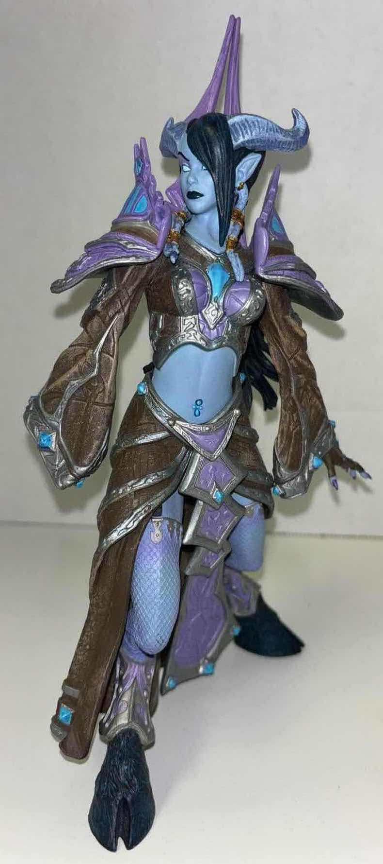 Photo 1 of DC 2008 UNLIMITED WORLD OF WARCRAFT 9” ACTION FIGURE, DRAENEI MAGE: TAMUURA (SERIES 3)