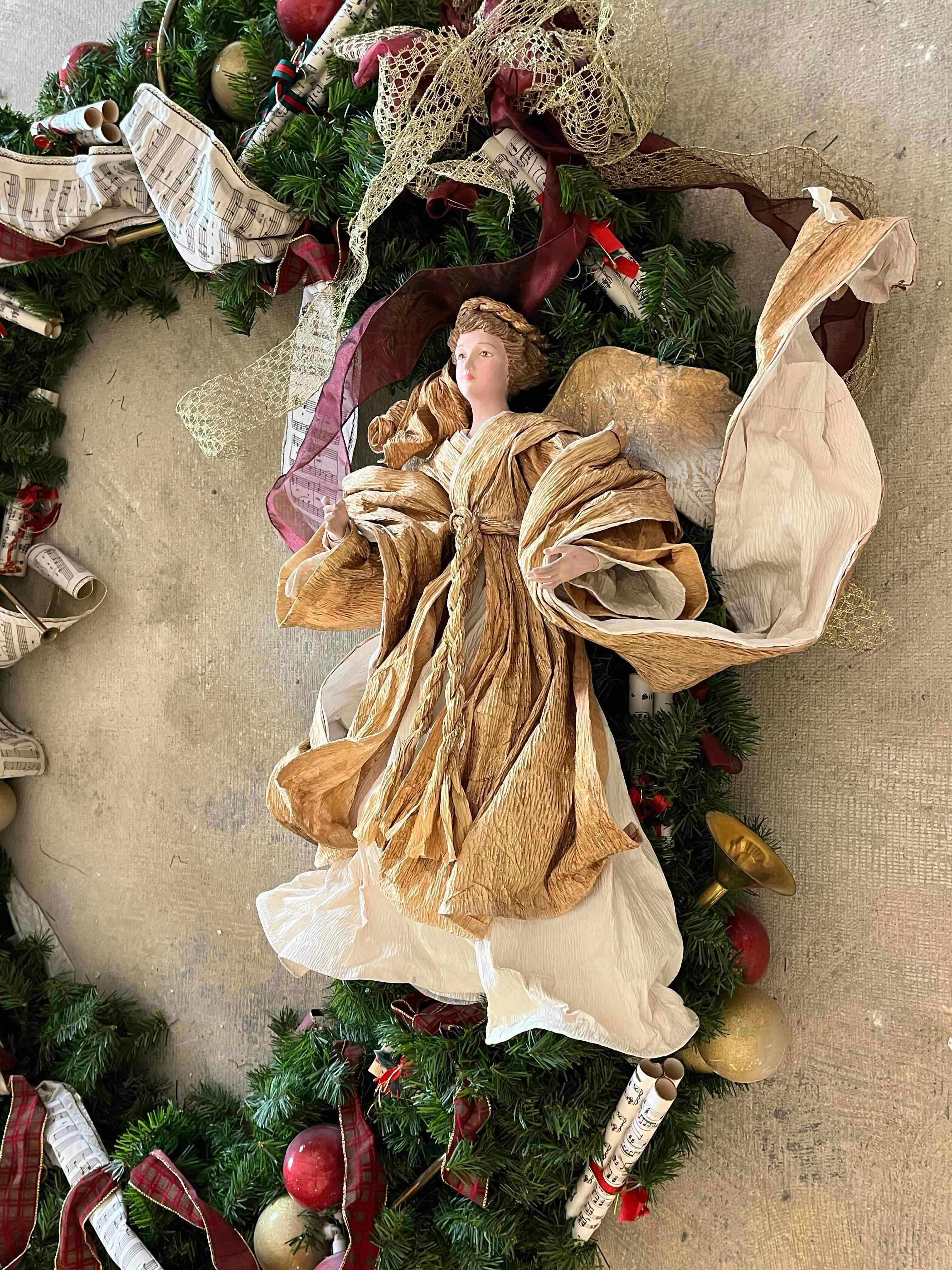 Photo 1 of CHRISTMAS GIANT DECORATED HANGING REEF 63”