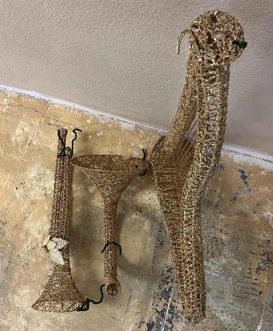 Photo 1 of CHRISTMAS GOLD GLITTER FINISH WIRE MUSICAL INSTRUMENTS DECOR (3)