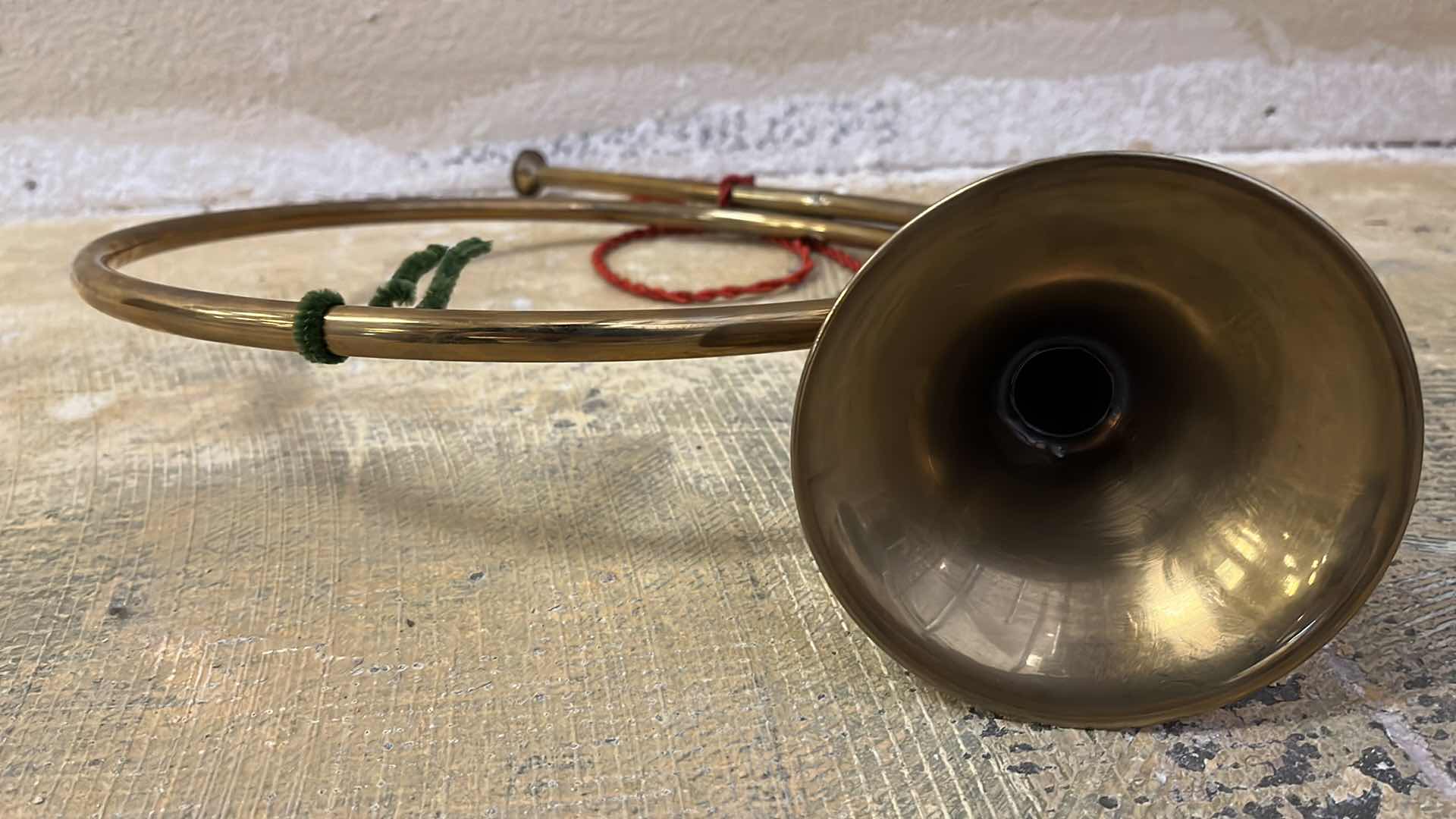 Photo 1 of SOLID BRASS HORN HANGING DECOR 19” X 12”