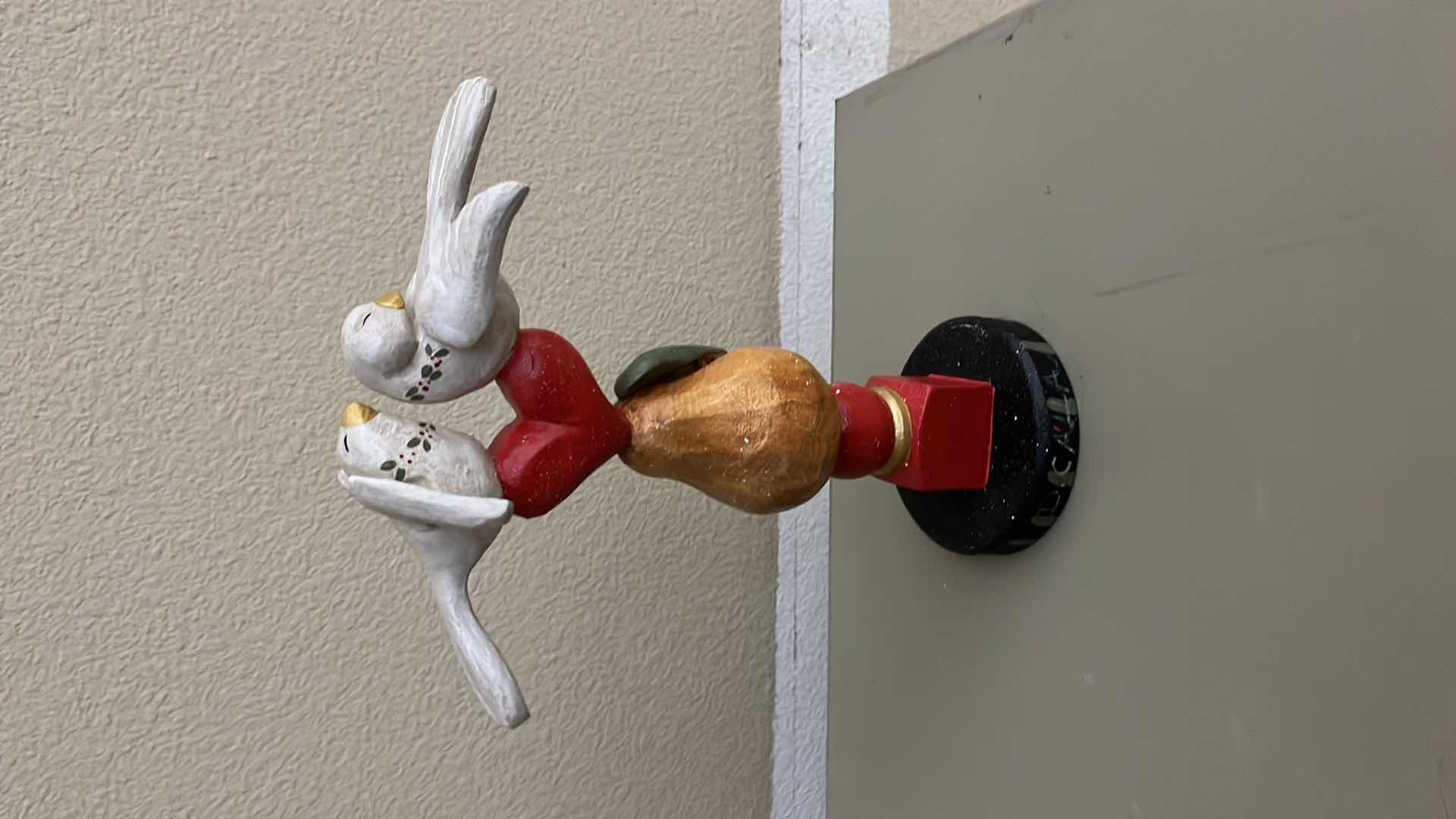 Photo 1 of HOUSE OF HATTEN INC YR.2000 LOVE BIRDS SCULPTURE H12”