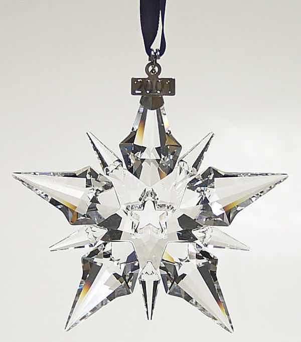 Photo 1 of  SWAROVSKI CRYSTAL 2001 SNOWFLAKE CHRISTMAS ORNAMENT H3”