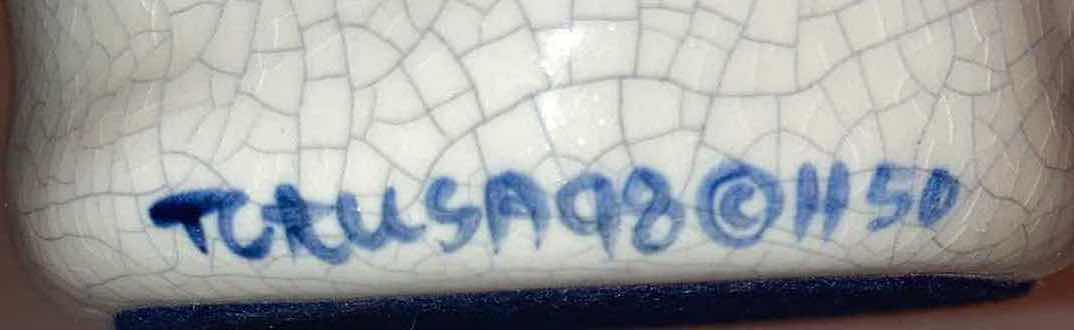 Photo 1 of DEDHAM POTTERY ICE CRACK GLAZE CERAMIC CAROLING SNOWMAN FIGURINE H7”