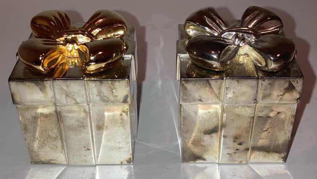 Photo 1 of GODINGER SILVER ART NEIMAN MARCUS SILVER PLATED CHRISTMAS PRESENT SALT & PEPPER SHAKER SET 1.5” X H1.75”