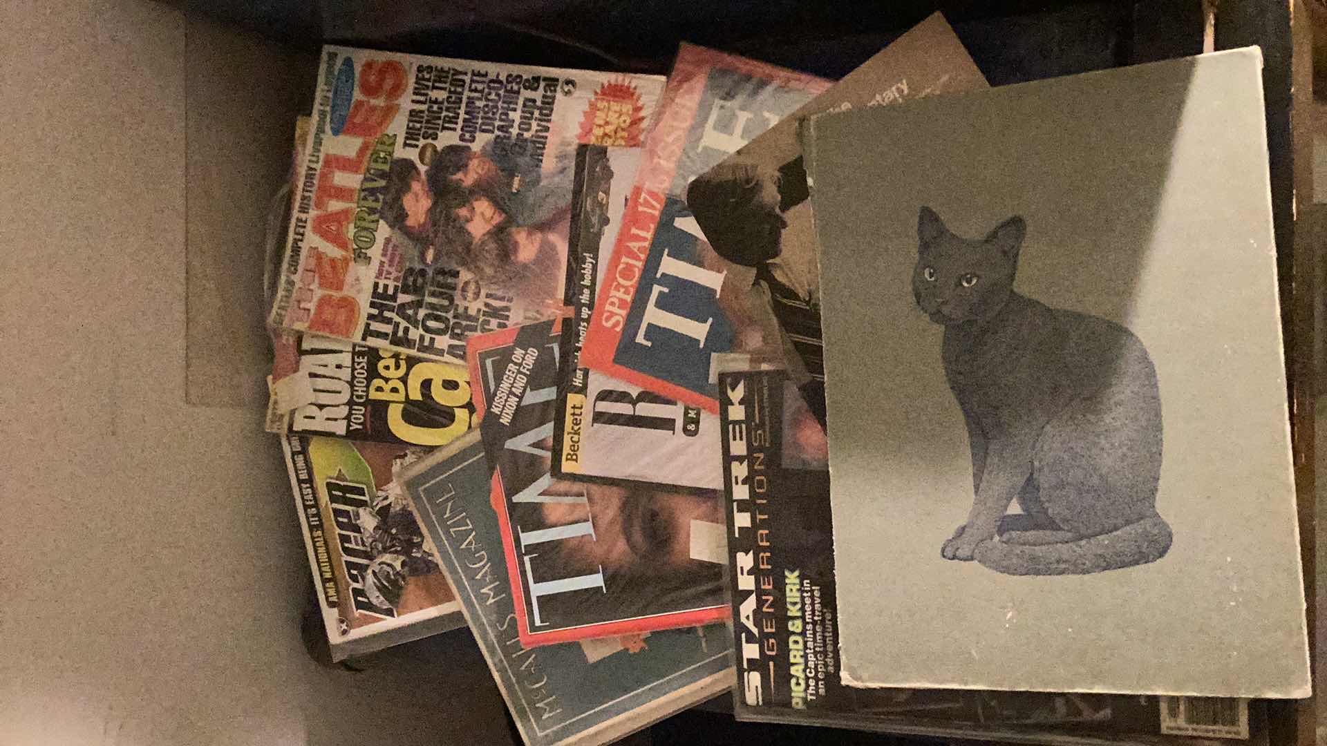 Photo 1 of LOT OF VARIOUS MAGAZINES