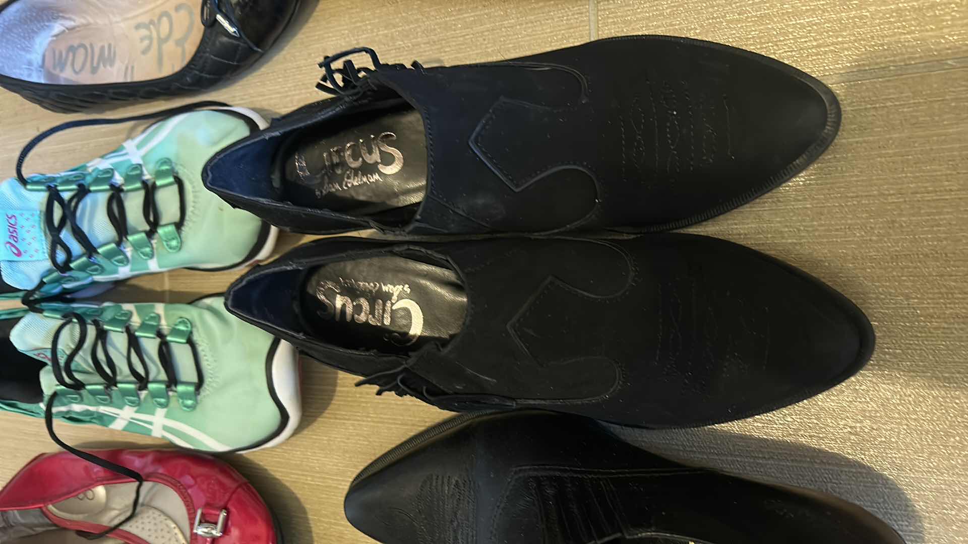 Photo 1 of 8 PAIRS WOMENS SHOES ( INCLUDING DURANGO, CALVIN KLEIN, ASICS AND MORE SIZE 7 - 7.5