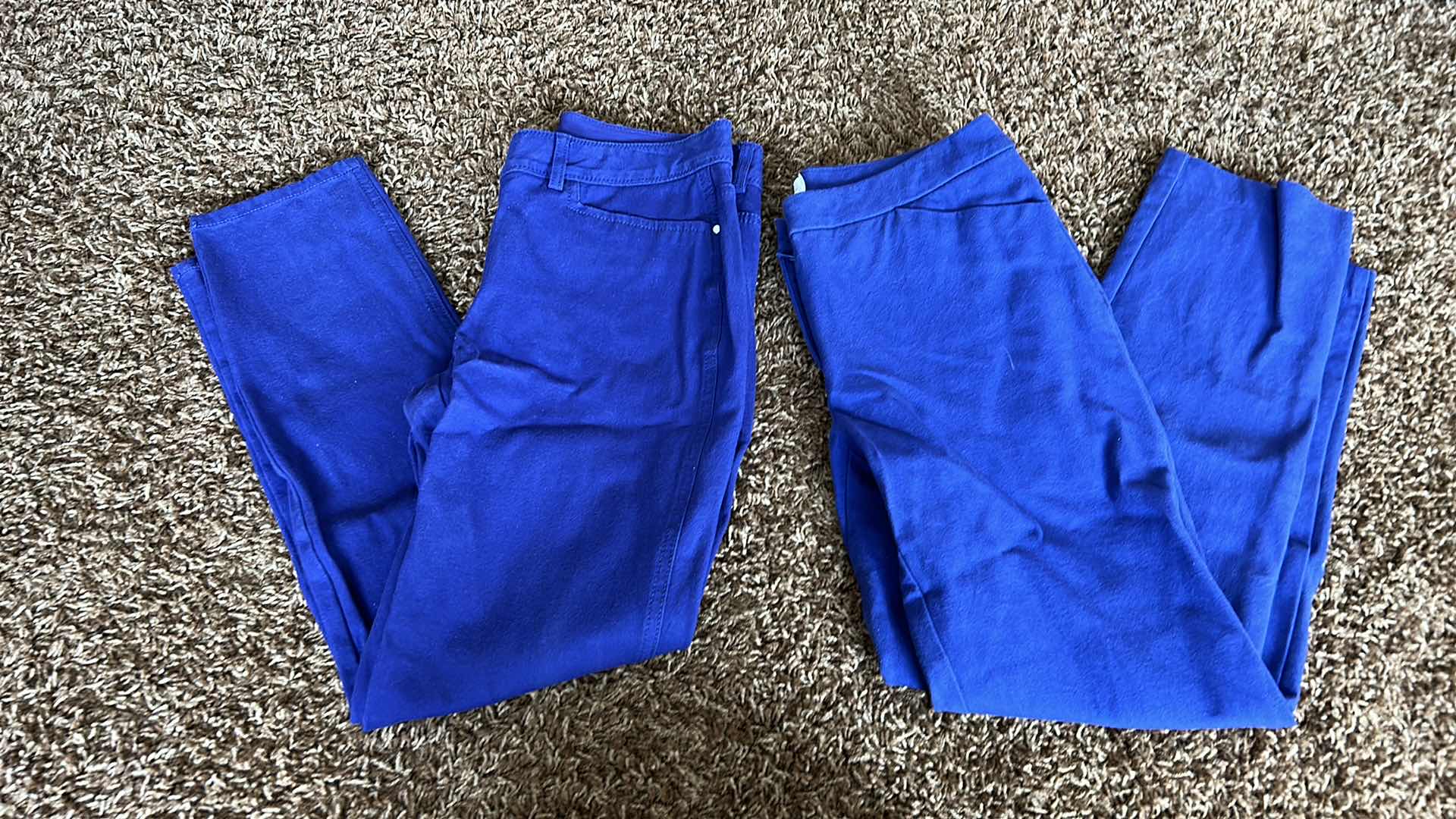 Photo 1 of 4 PAIRS WOMENS CHICOS “ SO SLIMMING” PANTS SIZE 00