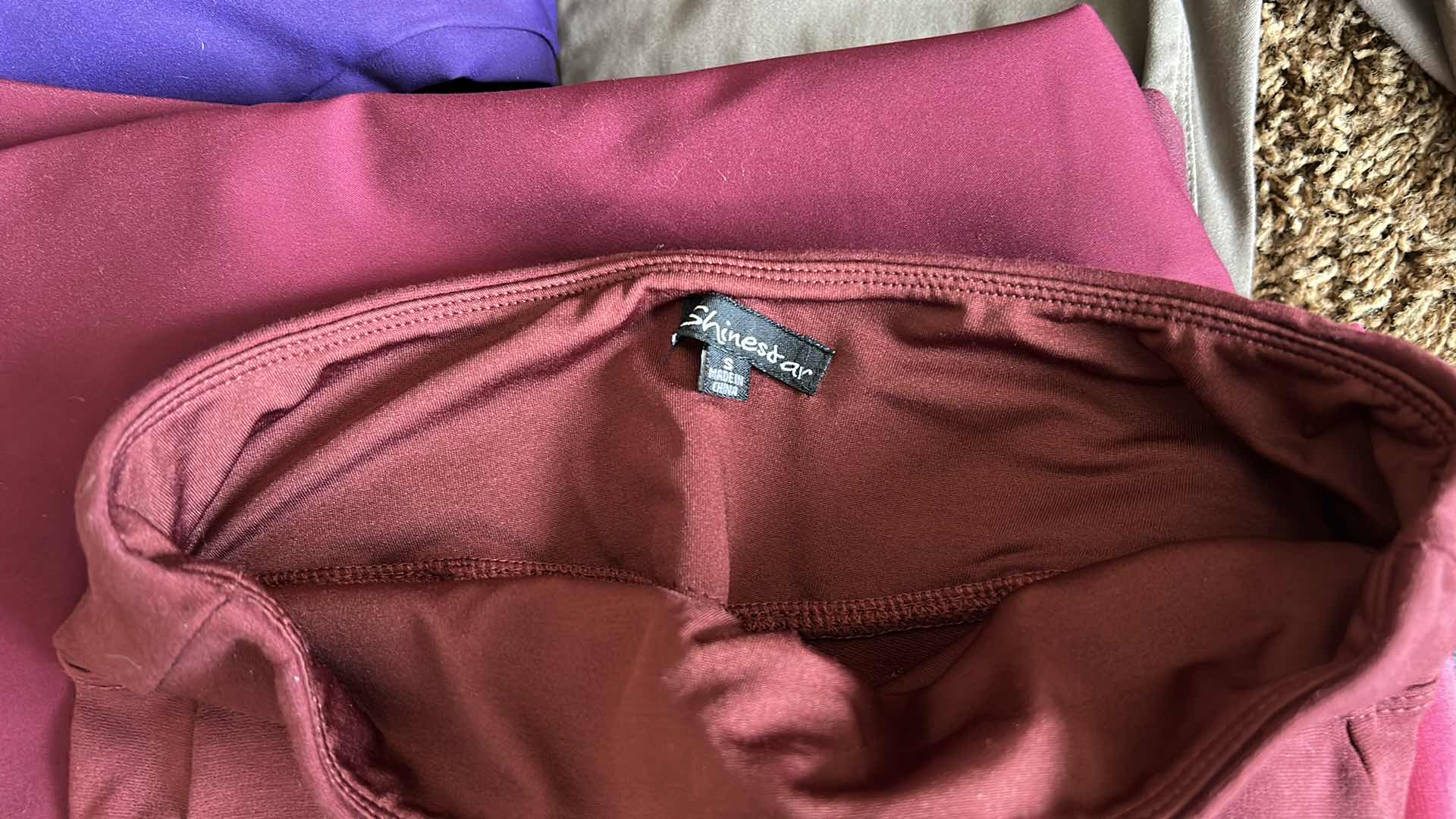 Photo 9 of 8 PAIR WOMENSWEAR ANKLE PANTS SIZE SIZE SMALL, 2, 4 AND 8