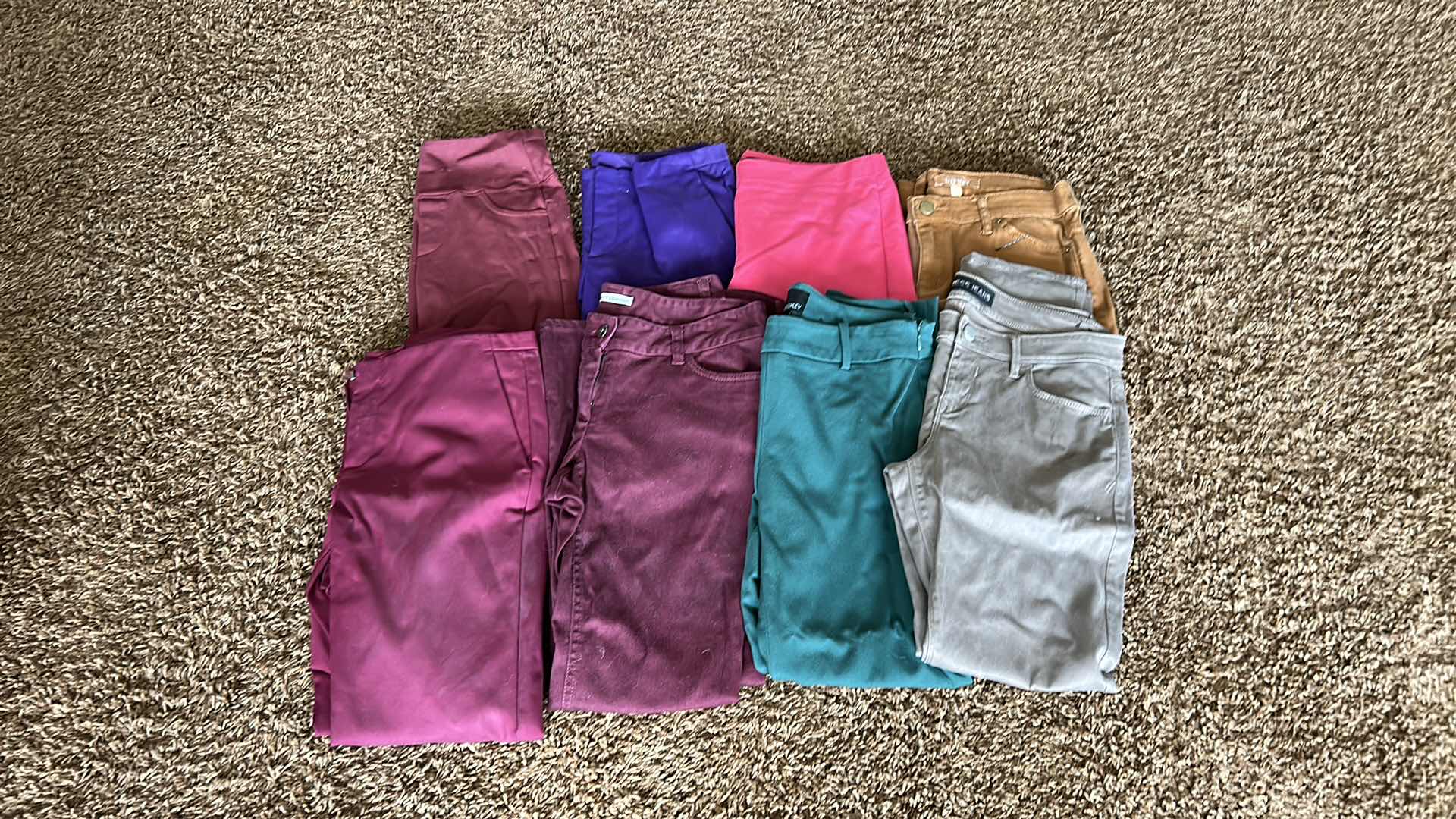 Photo 1 of 8 PAIR WOMENSWEAR ANKLE PANTS SIZE SIZE SMALL, 2, 4 AND 8