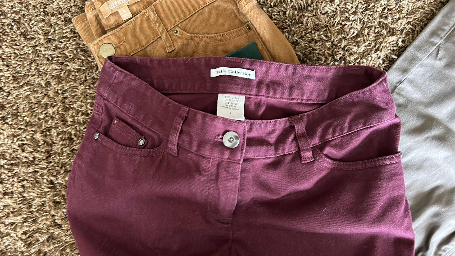 Photo 6 of 8 PAIR WOMENSWEAR ANKLE PANTS SIZE SIZE SMALL, 2, 4 AND 8